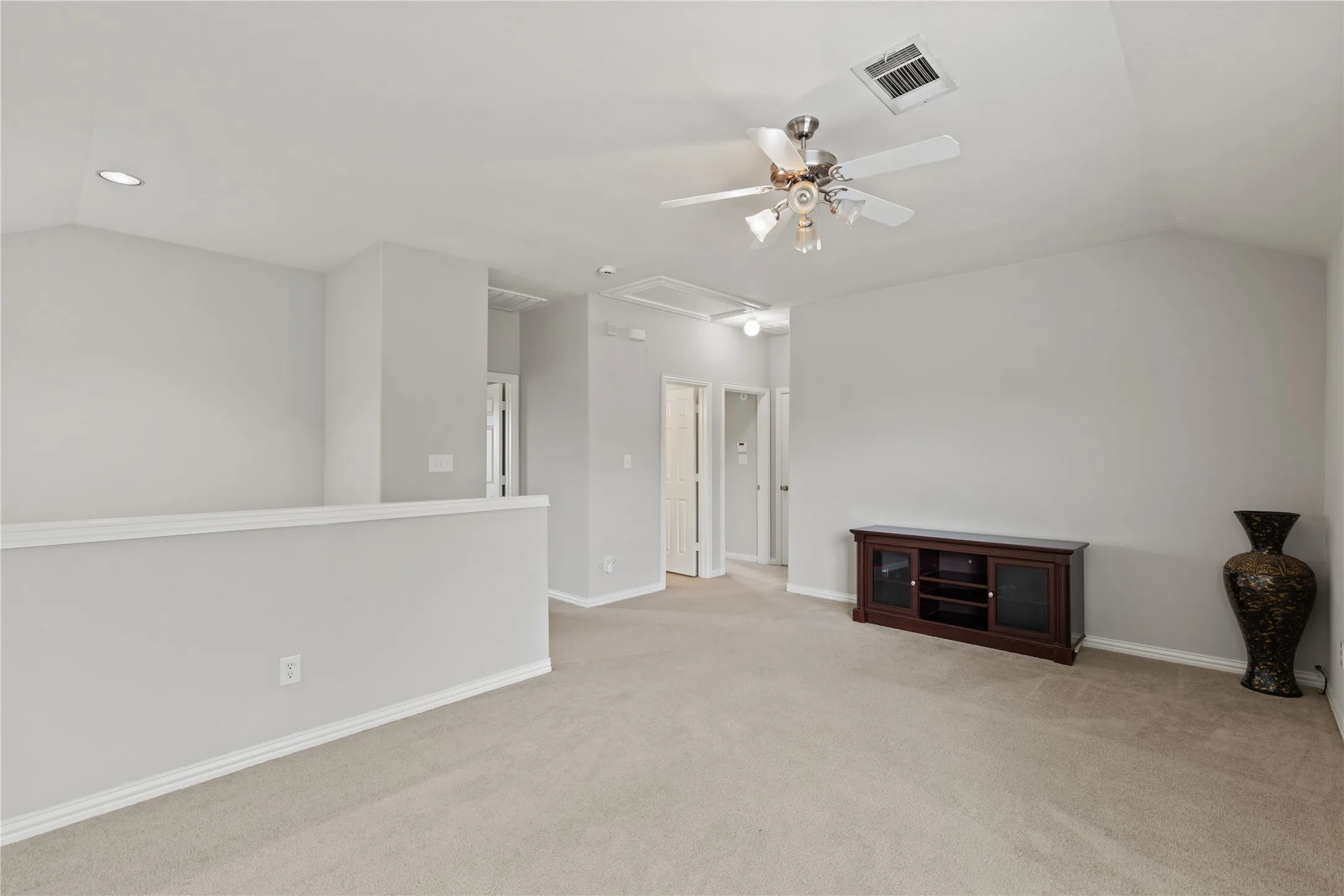 Single Family Residence For Sale in Collin County , 503 Creekside Drive, Princeton, Texas 75407, 3 Bedrooms, 3 Bathrooms, 2 Garage spaces, 2,325 Sqft, built in 2006, Preowned, Price $339,000, mls#21177779, Real Estate Agent in Princeton, Homes For Sale in Collin county, Homes For Sale in Princeton, Realtor in Princeton Texas, Real Estate Brokerage Independent Realty Texas, Luminita Cordes Realtor