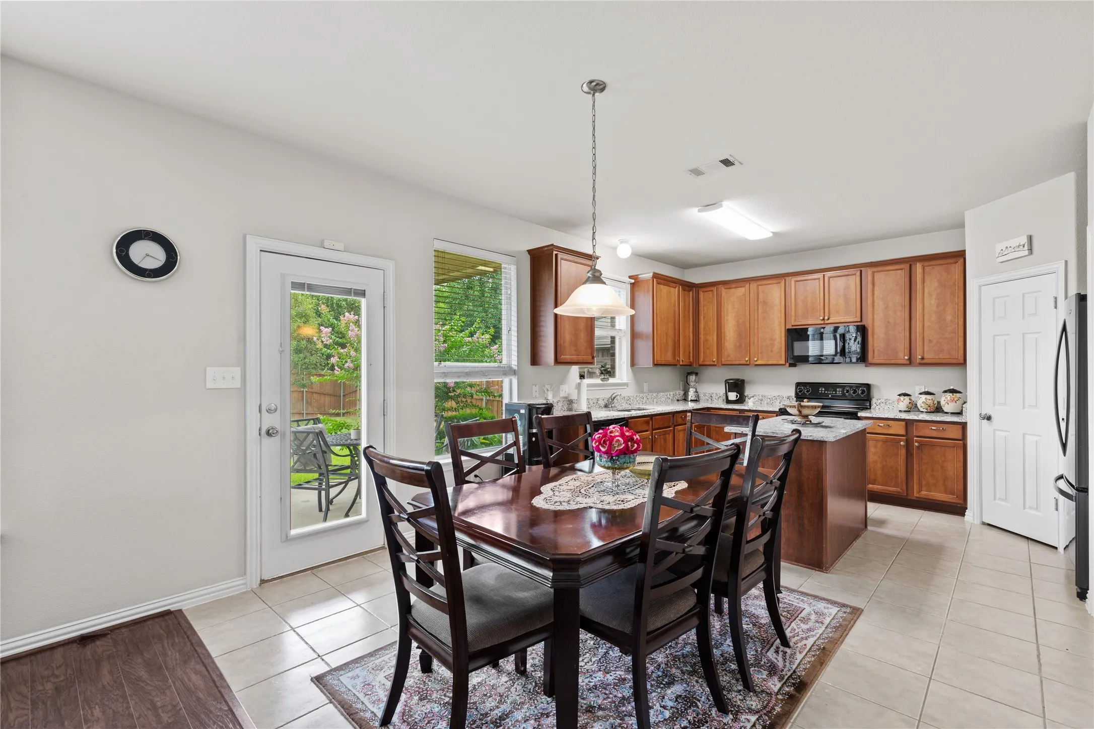 Single Family Residence For Sale in Collin County , 503 Creekside Drive, Princeton, Texas 75407, 3 Bedrooms, 3 Bathrooms, 2 Garage spaces, 2,325 Sqft, built in 2006, Preowned, Price $339,000, mls#21177779, Real Estate Agent in Princeton, Homes For Sale in Collin county, Homes For Sale in Princeton, Realtor in Princeton Texas, Real Estate Brokerage Independent Realty Texas, Luminita Cordes Realtor
