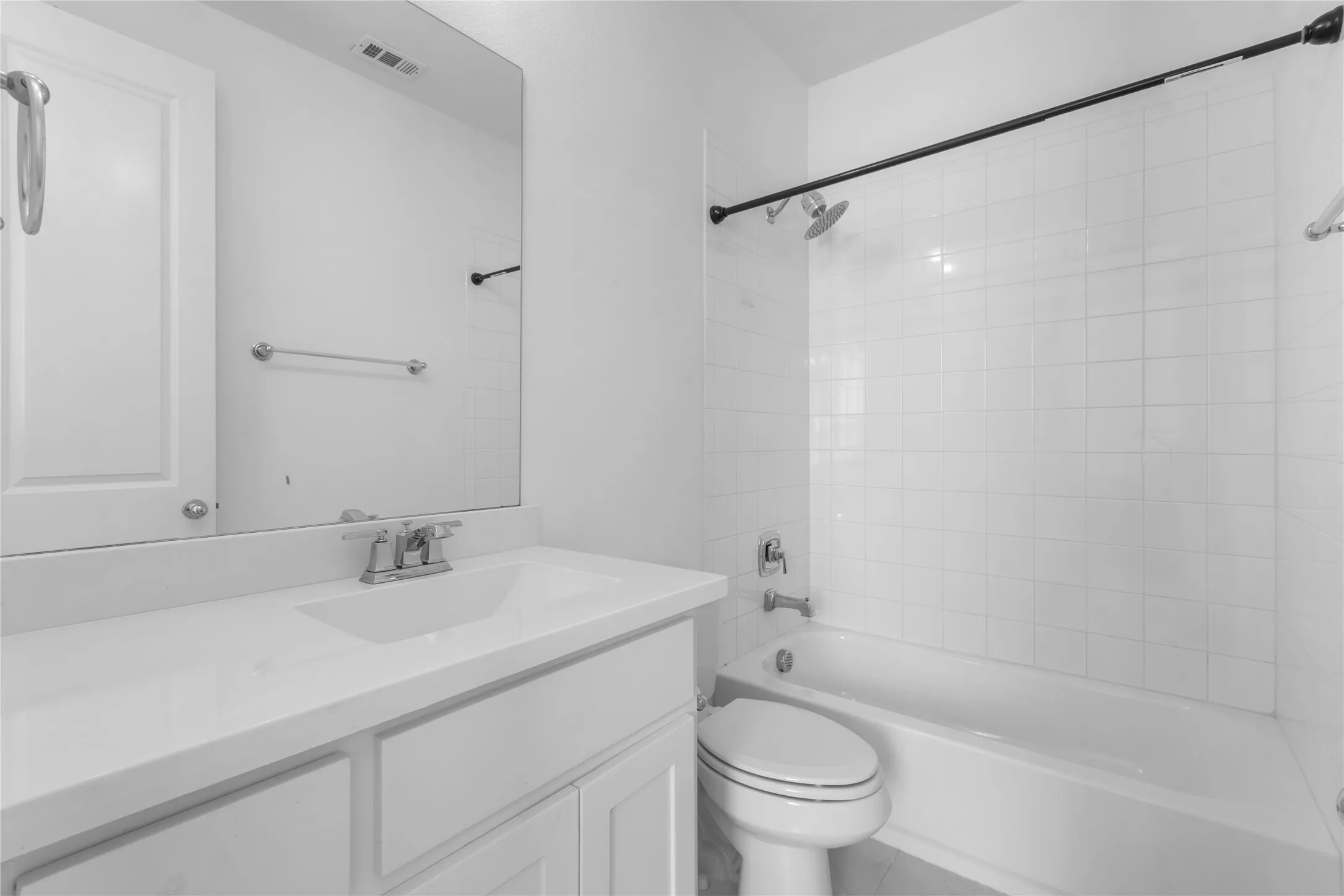 Single Family Residence For Sale in Tarrant County , 1669 Stowers Trail, Fort Worth, Texas 76052, 4 Bedrooms, 3 Bathrooms, 2 Garage spaces, 2,294 Sqft, built in 2021, Price $535,000, mls#21176882, Real Estate Agent in Fort Worth, Homes For Sale in Tarrant county, Homes For Sale in Fort Worth, Realtor in Fort Worth Texas, Real Estate Brokerage Independent Realty Texas, Luminita Cordes Realtor