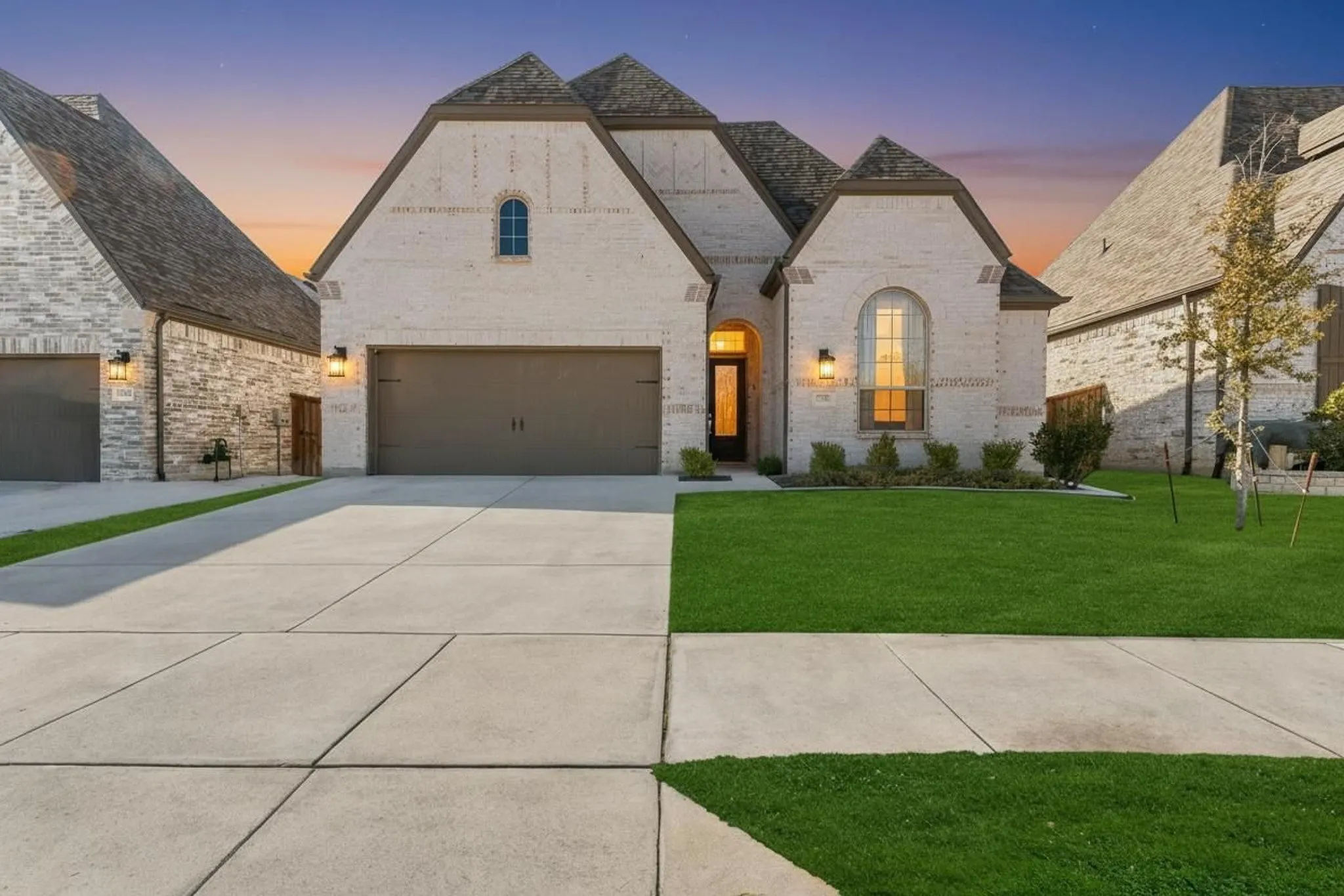 Single Family Residence For Sale in Tarrant County , 1669 Stowers Trail, Fort Worth, Texas 76052, 4 Bedrooms, 3 Bathrooms, 2 Garage spaces, 2,294 Sqft, built in 2021, Price $535,000, mls#21176882, Real Estate Agent in Fort Worth, Homes For Sale in Tarrant county, Homes For Sale in Fort Worth, Realtor in Fort Worth Texas, Real Estate Brokerage Independent Realty Texas, Luminita Cordes Realtor