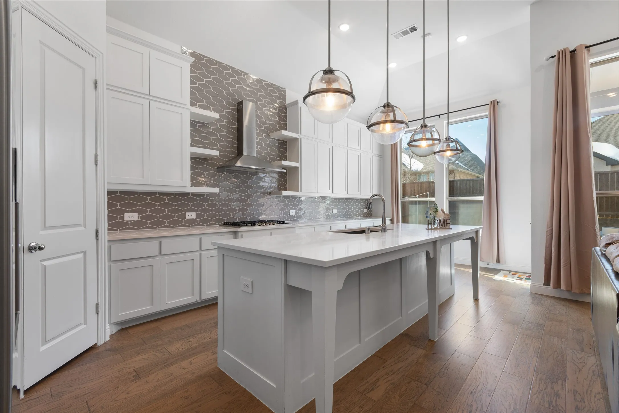 Single Family Residence For Sale in Tarrant County , 1669 Stowers Trail, Fort Worth, Texas 76052, 4 Bedrooms, 3 Bathrooms, 2 Garage spaces, 2,294 Sqft, built in 2021, Price $535,000, mls#21176882, Real Estate Agent in Fort Worth, Homes For Sale in Tarrant county, Homes For Sale in Fort Worth, Realtor in Fort Worth Texas, Real Estate Brokerage Independent Realty Texas, Luminita Cordes Realtor