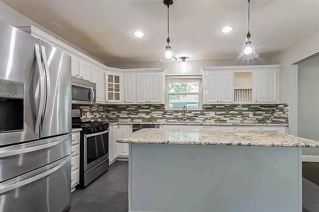 Single Family Residence For Sale in Dallas County , 5516 Forest Lane, Dallas, Texas 75230, 3 Bedroom, 2 Bathroom, 2 Garage spaces, 1,912 Sqft, built in 1956, mls#21177249, Real Estate Agent in Dallas, Homes For Sale in Dallas county, Homes For Sale in Dallas, Realtor in Dallas Texas, Real Estate Brokerage Independent Realty Texas, Luminita Cordes Realtor
