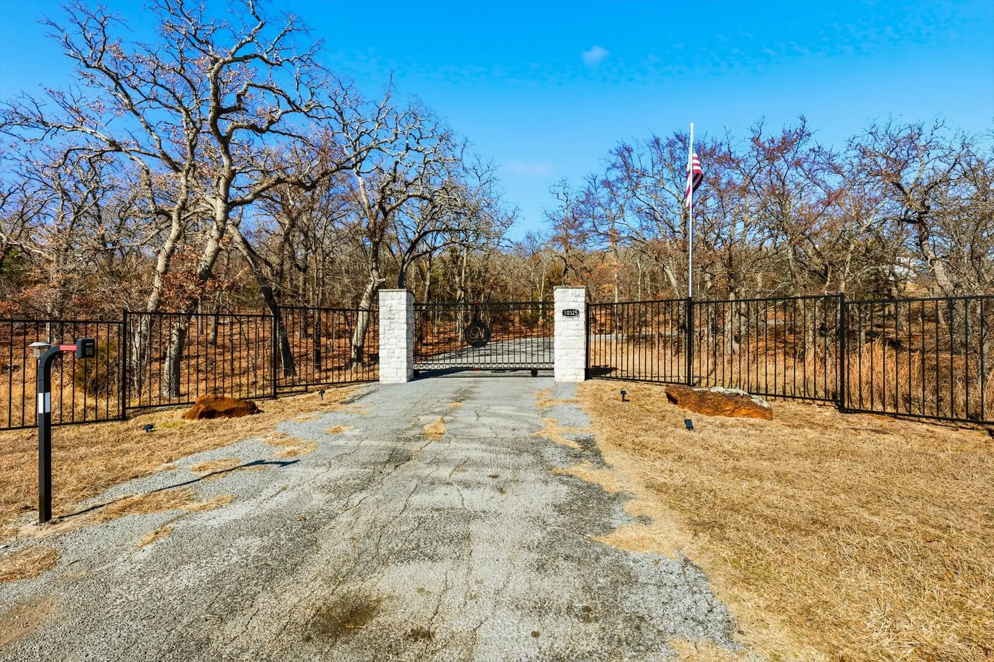 Single Family Residence For Sale in Cooke County , 10325 E Fm 922, Tioga, Texas 76271, 4 Bedroom, 4 Bathroom, 2 Garage spaces, 3,331 Sqft, built in 2000, Price $979,999, mls#21176968, Real Estate Agent in Tioga, Homes For Sale in Cooke county, Homes For Sale in Tioga, Realtor in Tioga Texas, Real Estate Brokerage Independent Realty Texas, Luminita Cordes Realtor