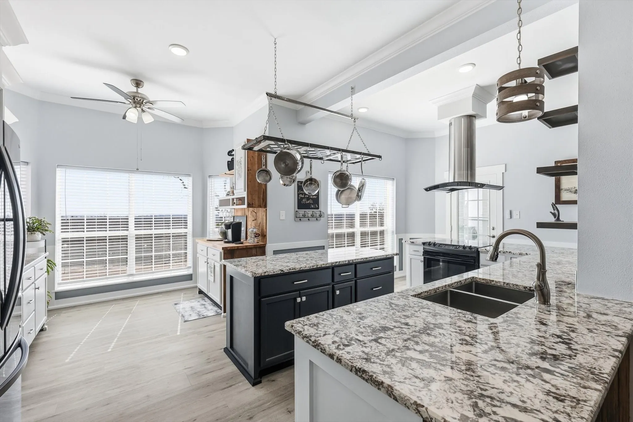 Single Family Residence For Sale in Cooke County , 10325 E Fm 922, Tioga, Texas 76271, 4 Bedroom, 4 Bathroom, 2 Garage spaces, 3,331 Sqft, built in 2000, Price $979,999, mls#21176968, Real Estate Agent in Tioga, Homes For Sale in Cooke county, Homes For Sale in Tioga, Realtor in Tioga Texas, Real Estate Brokerage Independent Realty Texas, Luminita Cordes Realtor