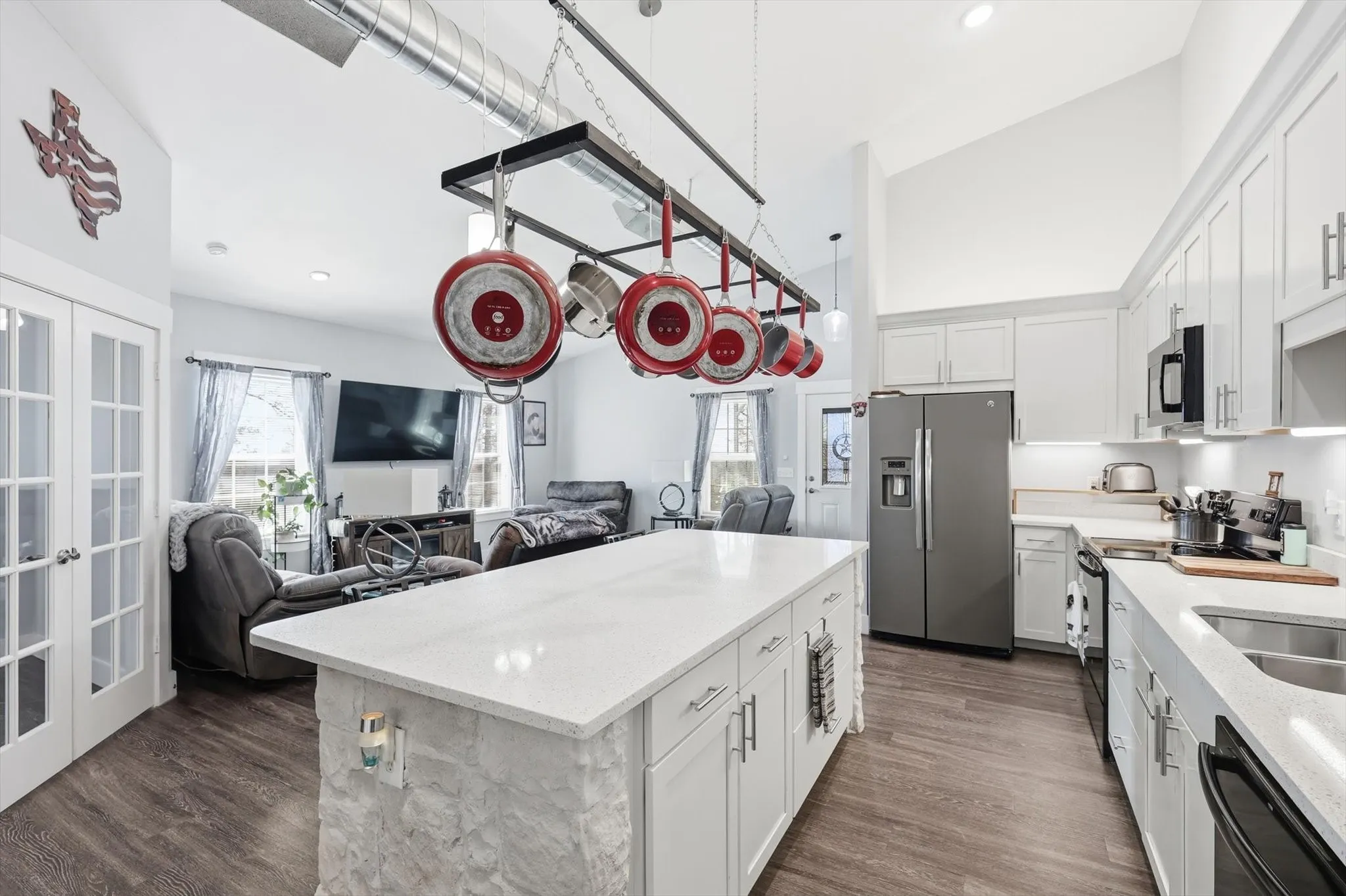Single Family Residence For Sale in Cooke County , 10325 E Fm 922, Tioga, Texas 76271, 4 Bedroom, 4 Bathroom, 2 Garage spaces, 3,331 Sqft, built in 2000, Price $979,999, mls#21176968, Real Estate Agent in Tioga, Homes For Sale in Cooke county, Homes For Sale in Tioga, Realtor in Tioga Texas, Real Estate Brokerage Independent Realty Texas, Luminita Cordes Realtor