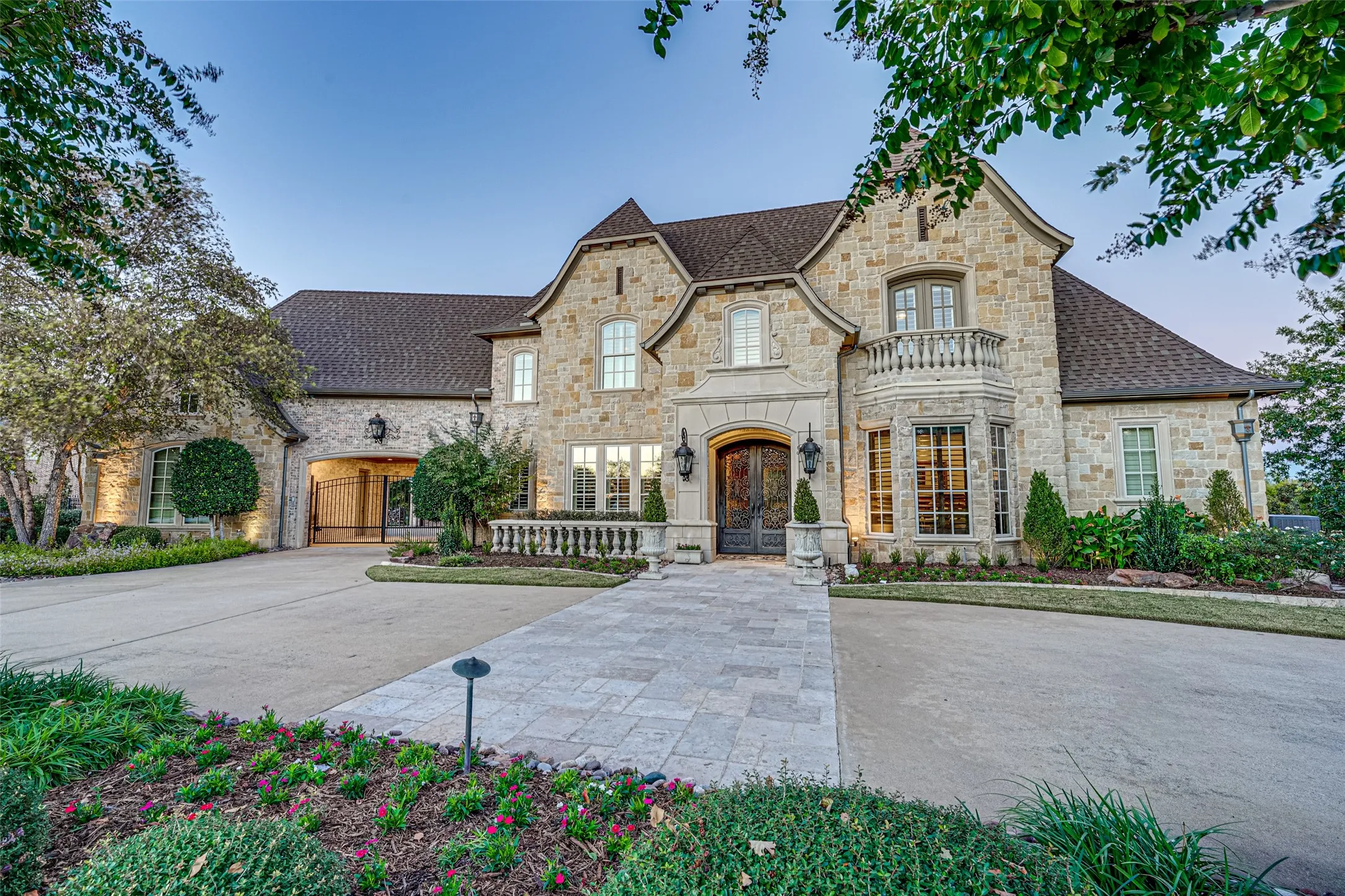 Single Family Residence For Sale in Rockwall County , 140 Manor Drive, Heath, Texas 75032, 4 Bedroom, 6 Bathroom, 4 Garage spaces, 6,049 Sqft, built in 2006, Preowned, mls#21169046, Real Estate Agent in Heath, Homes For Sale in Rockwall county, Homes For Sale in Heath, Realtor in Heath Texas, Real Estate Brokerage Independent Realty Texas, Luminita Cordes Realtor
