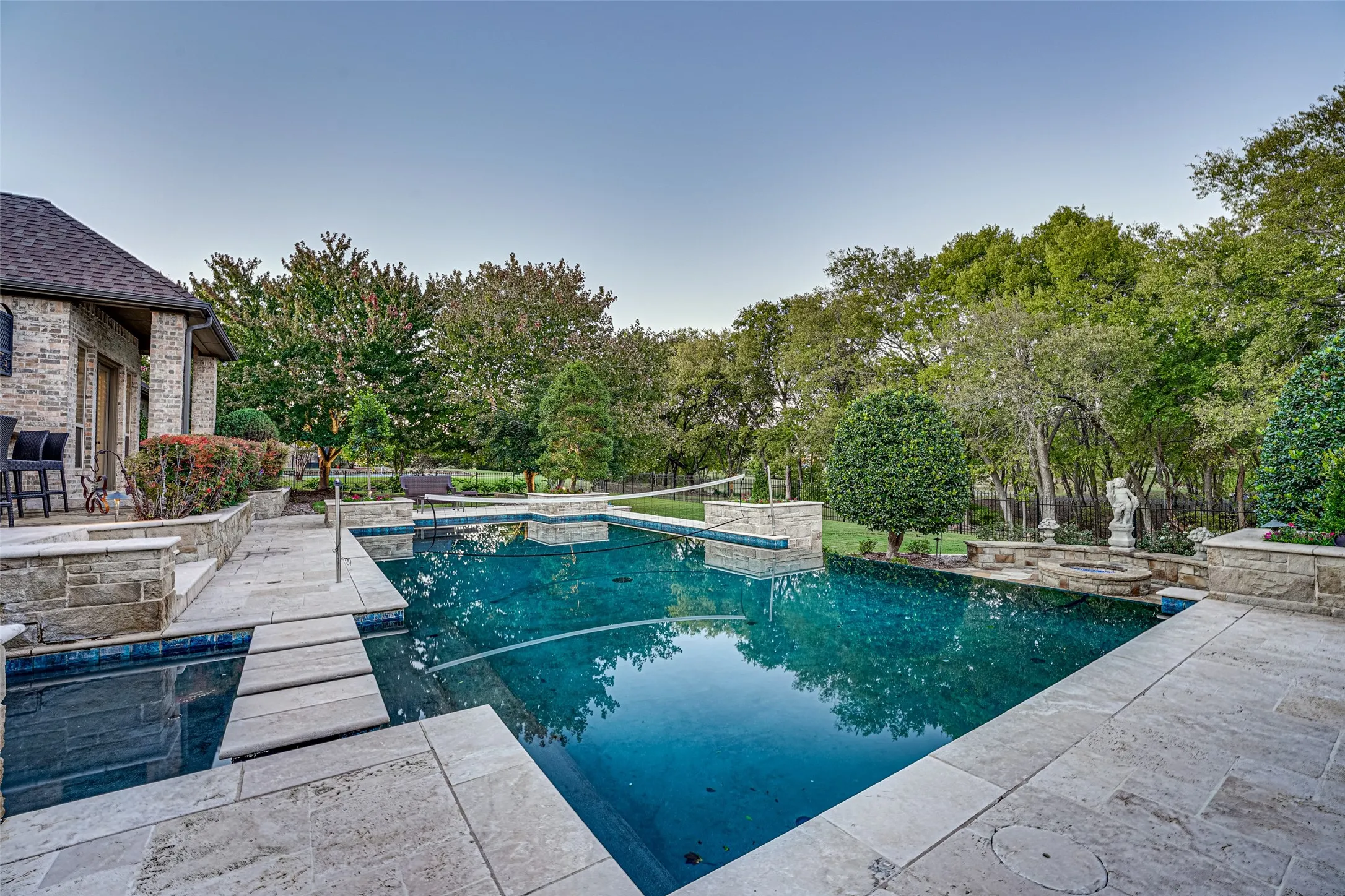 Single Family Residence For Sale in Rockwall County , 140 Manor Drive, Heath, Texas 75032, 4 Bedroom, 6 Bathroom, 4 Garage spaces, 6,049 Sqft, built in 2006, Preowned, mls#21169046, Real Estate Agent in Heath, Homes For Sale in Rockwall county, Homes For Sale in Heath, Realtor in Heath Texas, Real Estate Brokerage Independent Realty Texas, Luminita Cordes Realtor