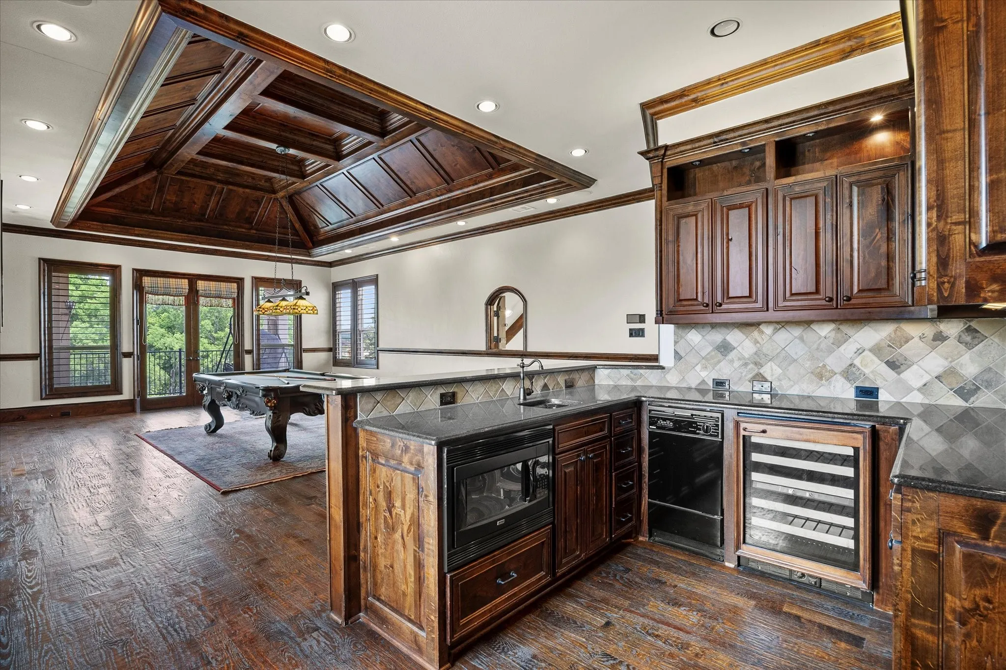 Single Family Residence For Sale in Rockwall County , 140 Manor Drive, Heath, Texas 75032, 4 Bedroom, 6 Bathroom, 4 Garage spaces, 6,049 Sqft, built in 2006, Preowned, mls#21169046, Real Estate Agent in Heath, Homes For Sale in Rockwall county, Homes For Sale in Heath, Realtor in Heath Texas, Real Estate Brokerage Independent Realty Texas, Luminita Cordes Realtor