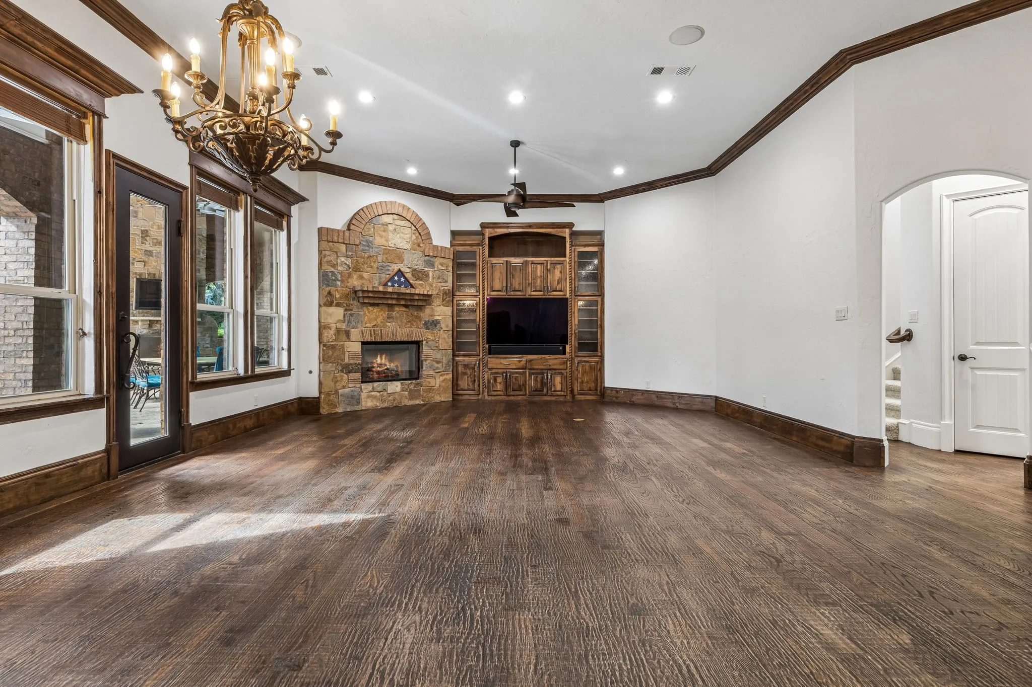 Single Family Residence For Sale in Tarrant County , 1800 Beam Drive, Southlake, Texas 76092, 5 Bedroom, 7 Bathroom, 4 Garage spaces, 6,144 Sqft, built in 2007, mls#21161535, Real Estate Agent in Southlake, Homes For Sale in Tarrant county, Homes For Sale in Southlake, Realtor in Southlake Texas, Real Estate Brokerage Independent Realty Texas, Luminita Cordes Realtor