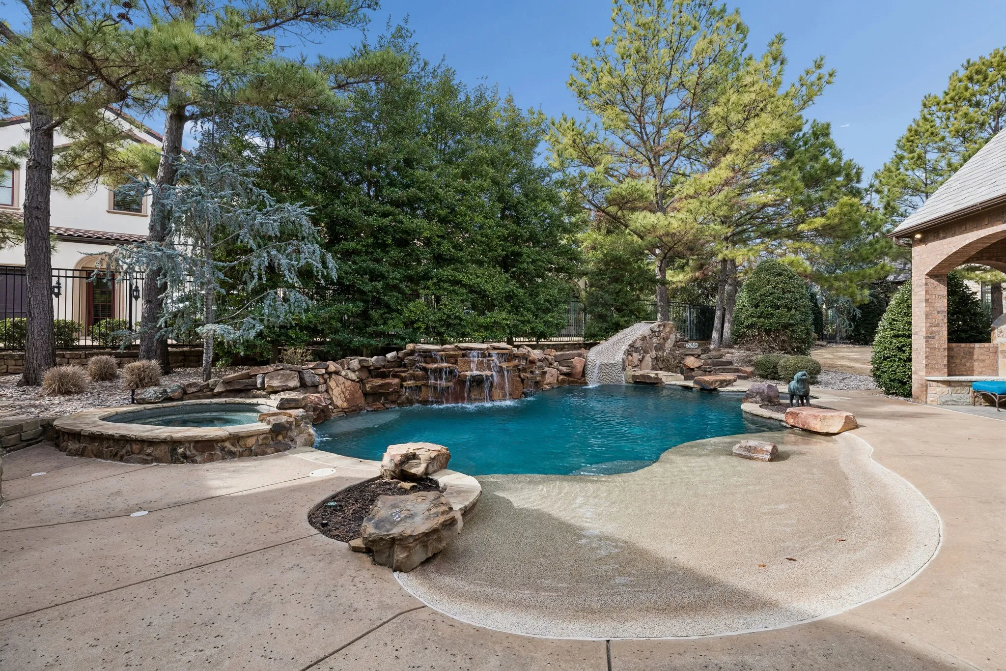 Single Family Residence For Sale in Tarrant County , 1800 Beam Drive, Southlake, Texas 76092, 5 Bedroom, 7 Bathroom, 4 Garage spaces, 6,144 Sqft, built in 2007, mls#21161535, Real Estate Agent in Southlake, Homes For Sale in Tarrant county, Homes For Sale in Southlake, Realtor in Southlake Texas, Real Estate Brokerage Independent Realty Texas, Luminita Cordes Realtor