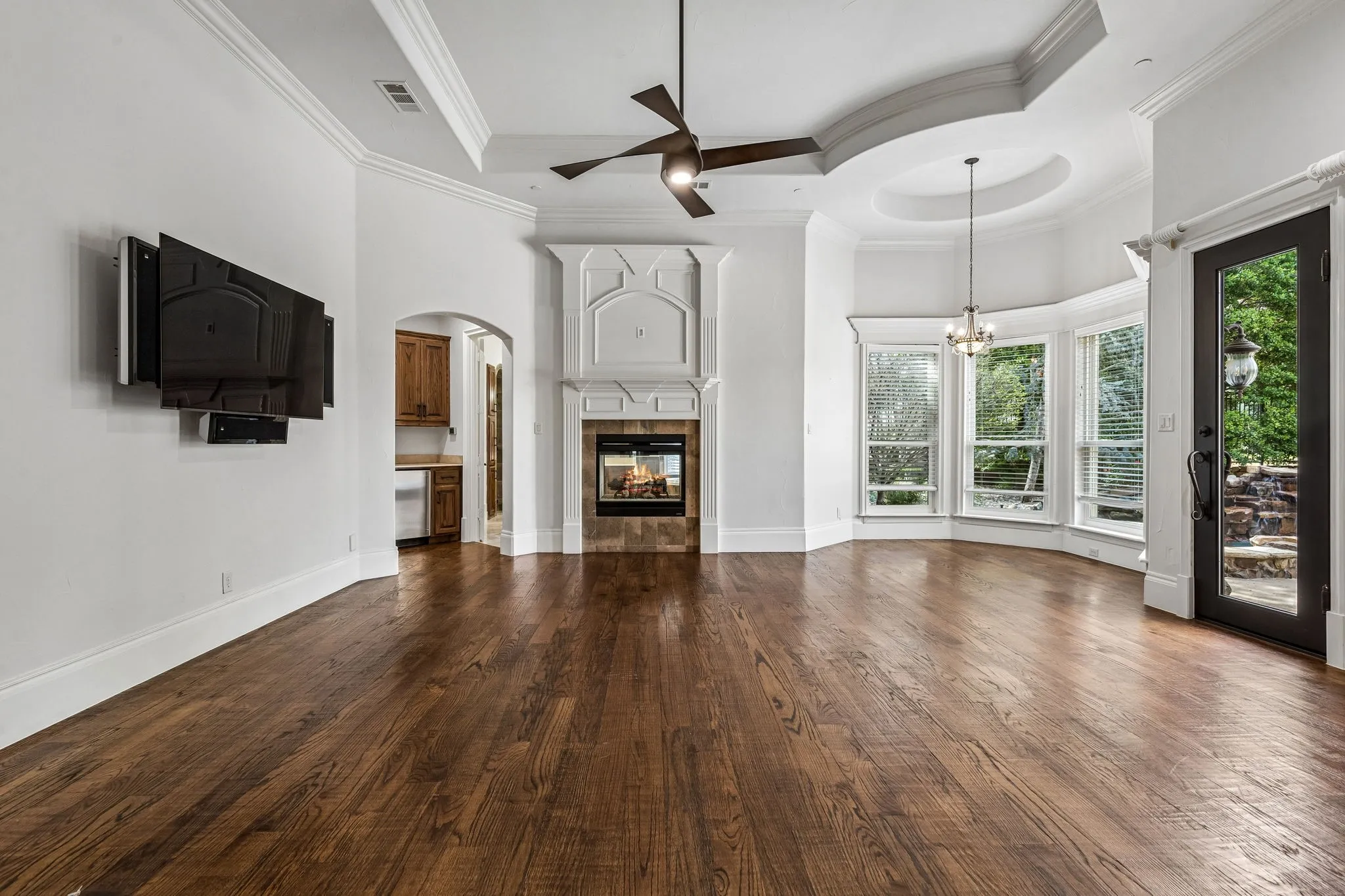 Single Family Residence For Sale in Tarrant County , 1800 Beam Drive, Southlake, Texas 76092, 5 Bedroom, 7 Bathroom, 4 Garage spaces, 6,144 Sqft, built in 2007, mls#21161535, Real Estate Agent in Southlake, Homes For Sale in Tarrant county, Homes For Sale in Southlake, Realtor in Southlake Texas, Real Estate Brokerage Independent Realty Texas, Luminita Cordes Realtor