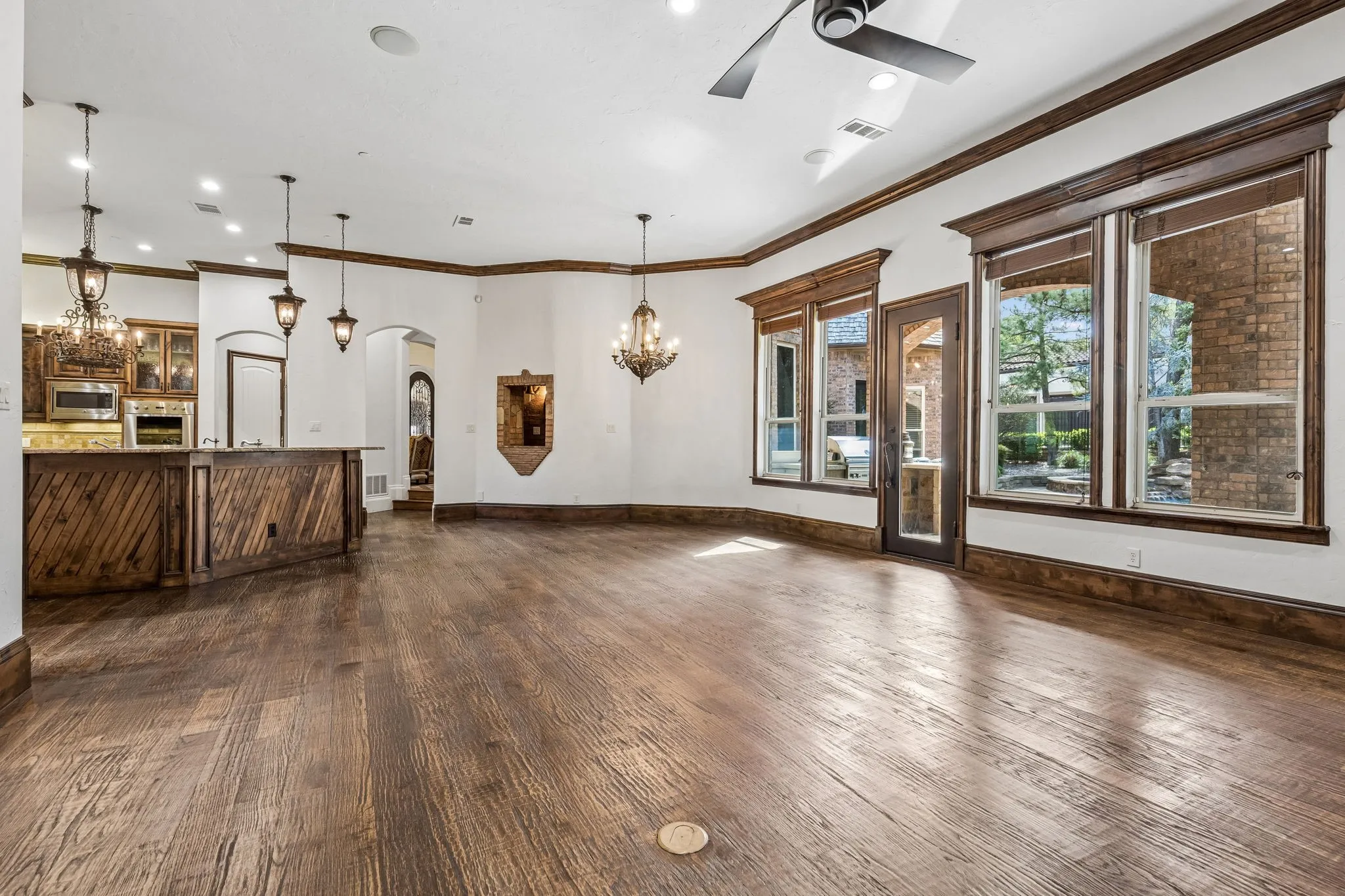 Single Family Residence For Sale in Tarrant County , 1800 Beam Drive, Southlake, Texas 76092, 5 Bedroom, 7 Bathroom, 4 Garage spaces, 6,144 Sqft, built in 2007, mls#21161535, Real Estate Agent in Southlake, Homes For Sale in Tarrant county, Homes For Sale in Southlake, Realtor in Southlake Texas, Real Estate Brokerage Independent Realty Texas, Luminita Cordes Realtor