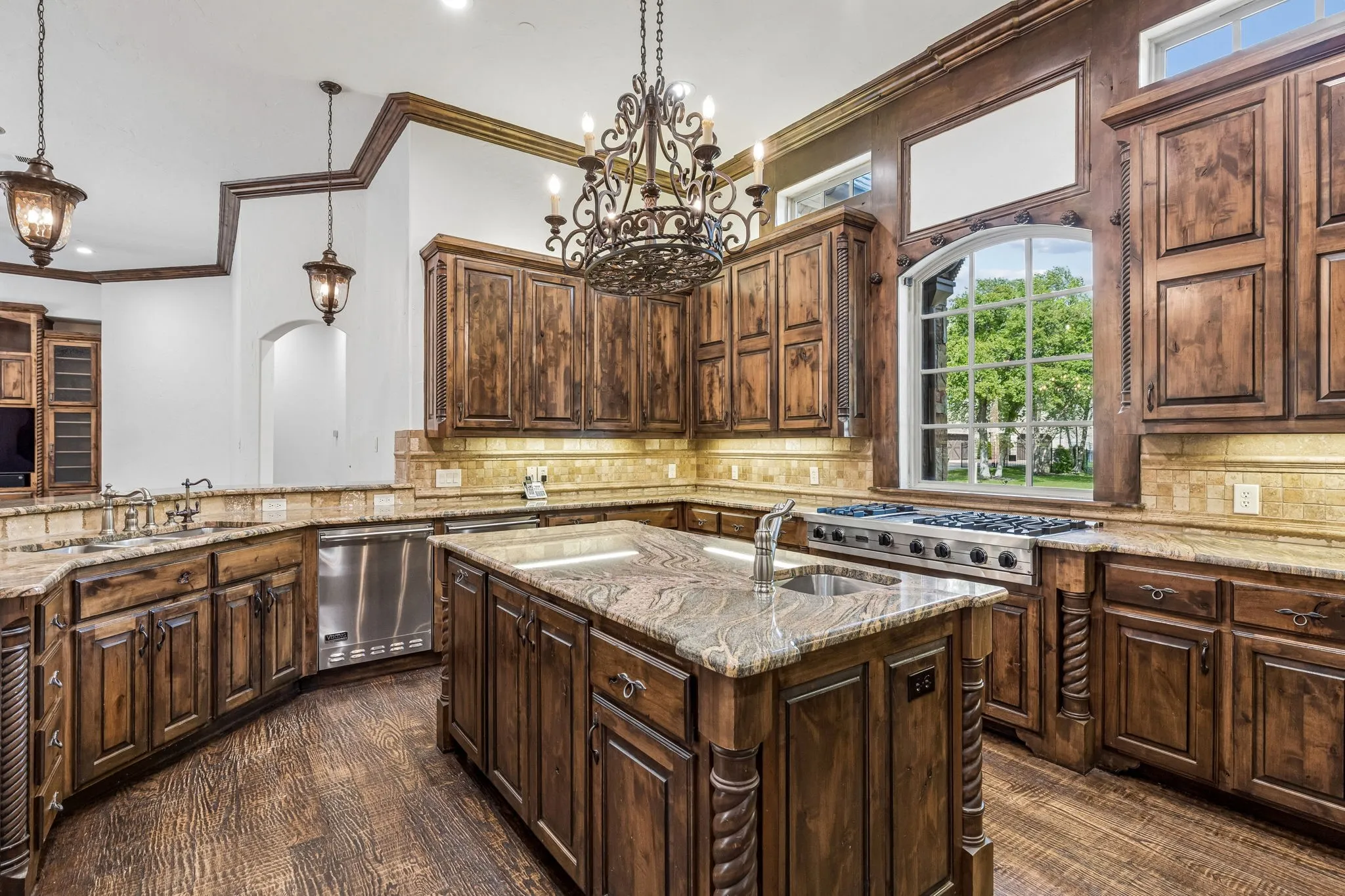 Single Family Residence For Sale in Tarrant County , 1800 Beam Drive, Southlake, Texas 76092, 5 Bedroom, 7 Bathroom, 4 Garage spaces, 6,144 Sqft, built in 2007, mls#21161535, Real Estate Agent in Southlake, Homes For Sale in Tarrant county, Homes For Sale in Southlake, Realtor in Southlake Texas, Real Estate Brokerage Independent Realty Texas, Luminita Cordes Realtor