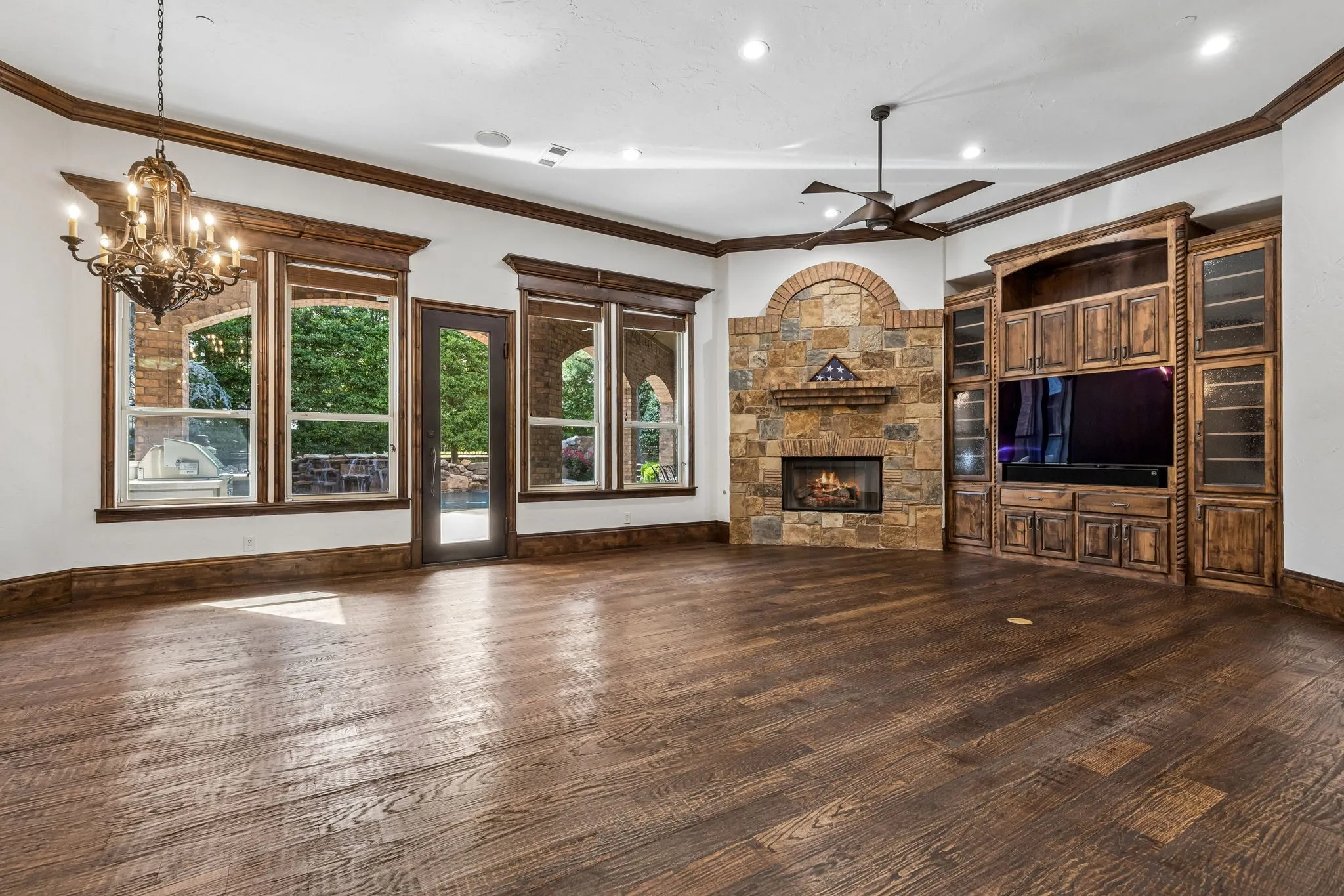 Single Family Residence For Sale in Tarrant County , 1800 Beam Drive, Southlake, Texas 76092, 5 Bedroom, 7 Bathroom, 4 Garage spaces, 6,144 Sqft, built in 2007, mls#21161535, Real Estate Agent in Southlake, Homes For Sale in Tarrant county, Homes For Sale in Southlake, Realtor in Southlake Texas, Real Estate Brokerage Independent Realty Texas, Luminita Cordes Realtor