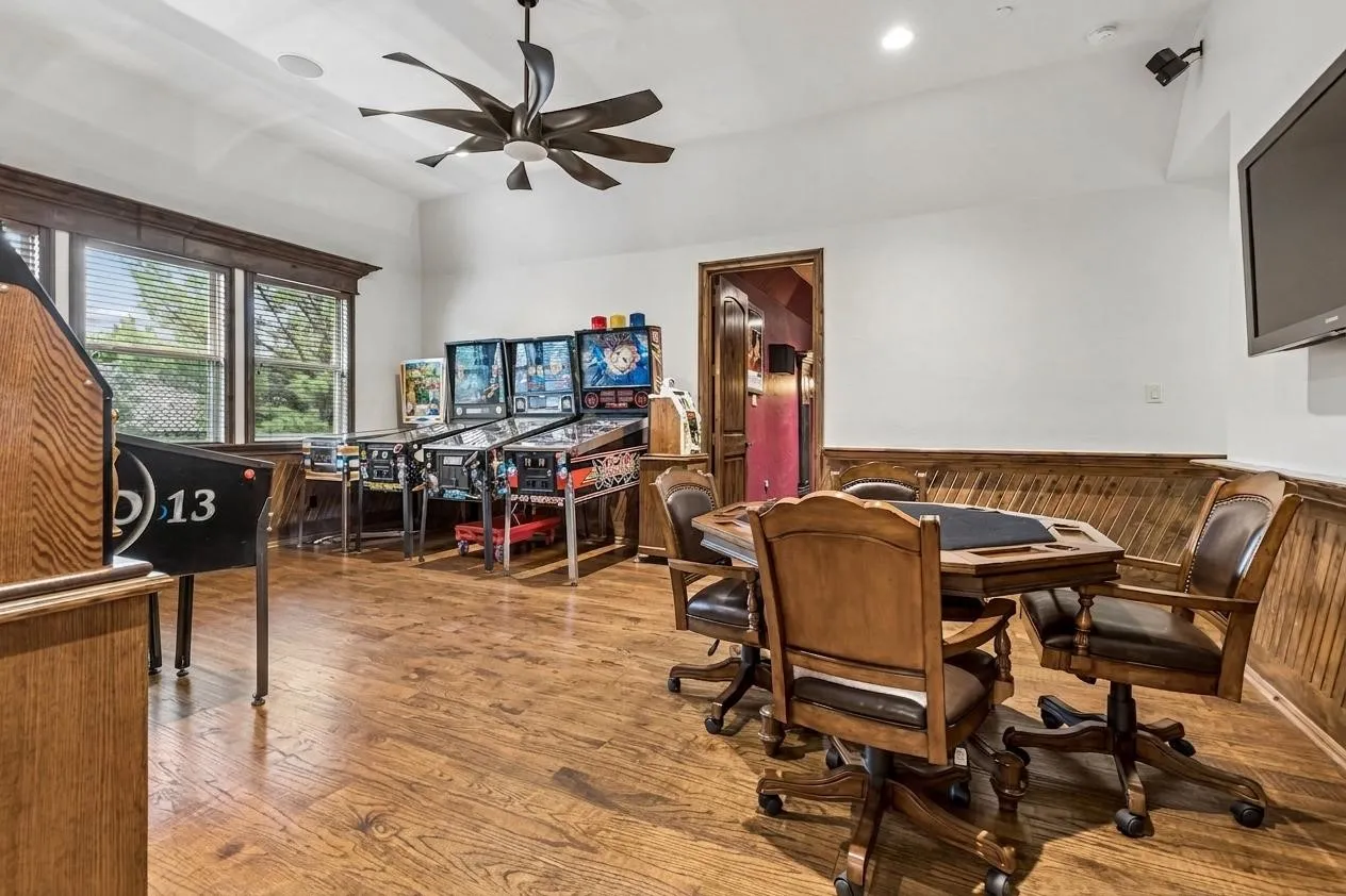 Single Family Residence For Sale in Tarrant County , 1800 Beam Drive, Southlake, Texas 76092, 5 Bedroom, 7 Bathroom, 4 Garage spaces, 6,144 Sqft, built in 2007, mls#21161535, Real Estate Agent in Southlake, Homes For Sale in Tarrant county, Homes For Sale in Southlake, Realtor in Southlake Texas, Real Estate Brokerage Independent Realty Texas, Luminita Cordes Realtor