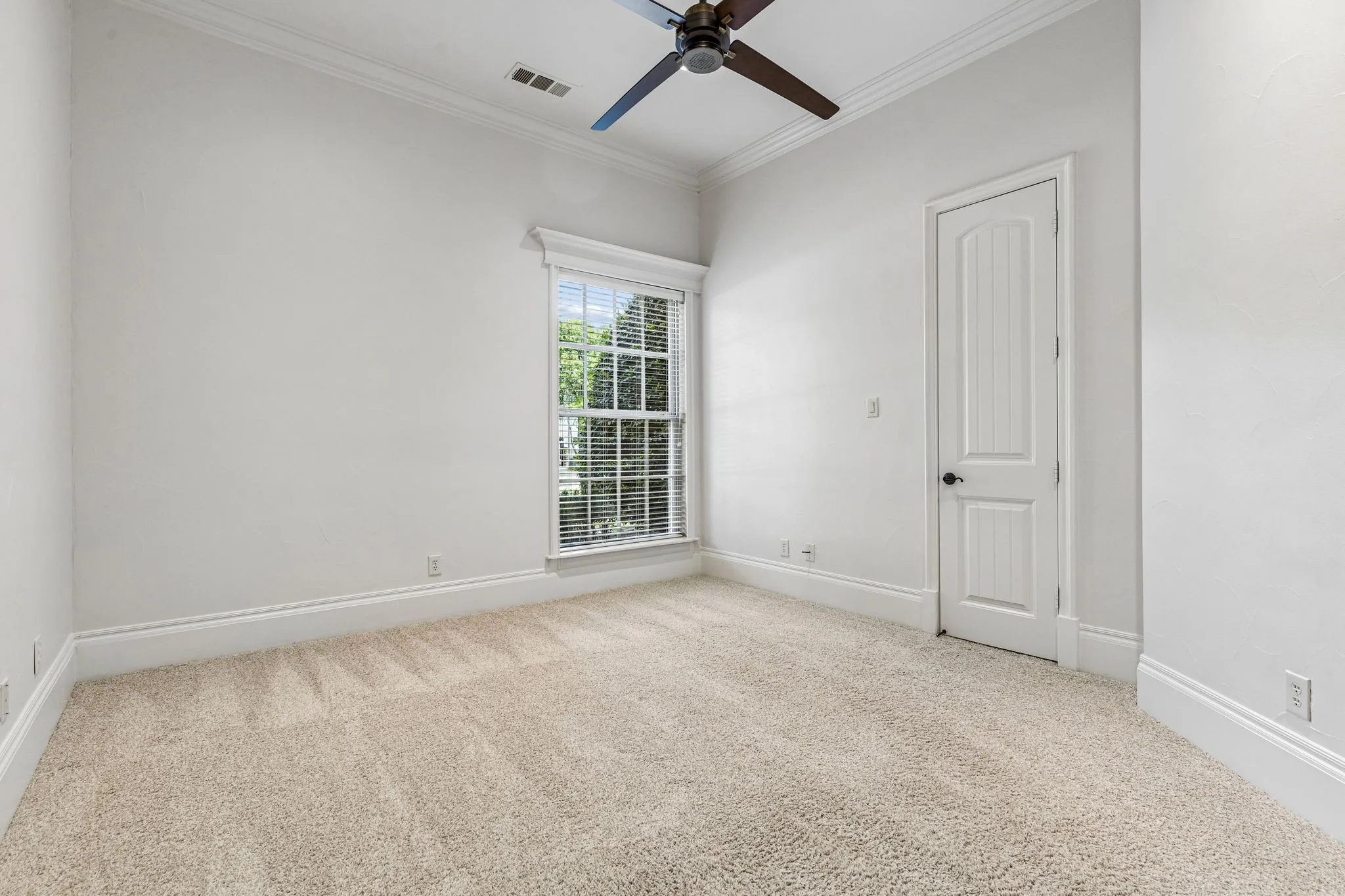 Single Family Residence For Sale in Tarrant County , 1800 Beam Drive, Southlake, Texas 76092, 5 Bedroom, 7 Bathroom, 4 Garage spaces, 6,144 Sqft, built in 2007, mls#21161535, Real Estate Agent in Southlake, Homes For Sale in Tarrant county, Homes For Sale in Southlake, Realtor in Southlake Texas, Real Estate Brokerage Independent Realty Texas, Luminita Cordes Realtor