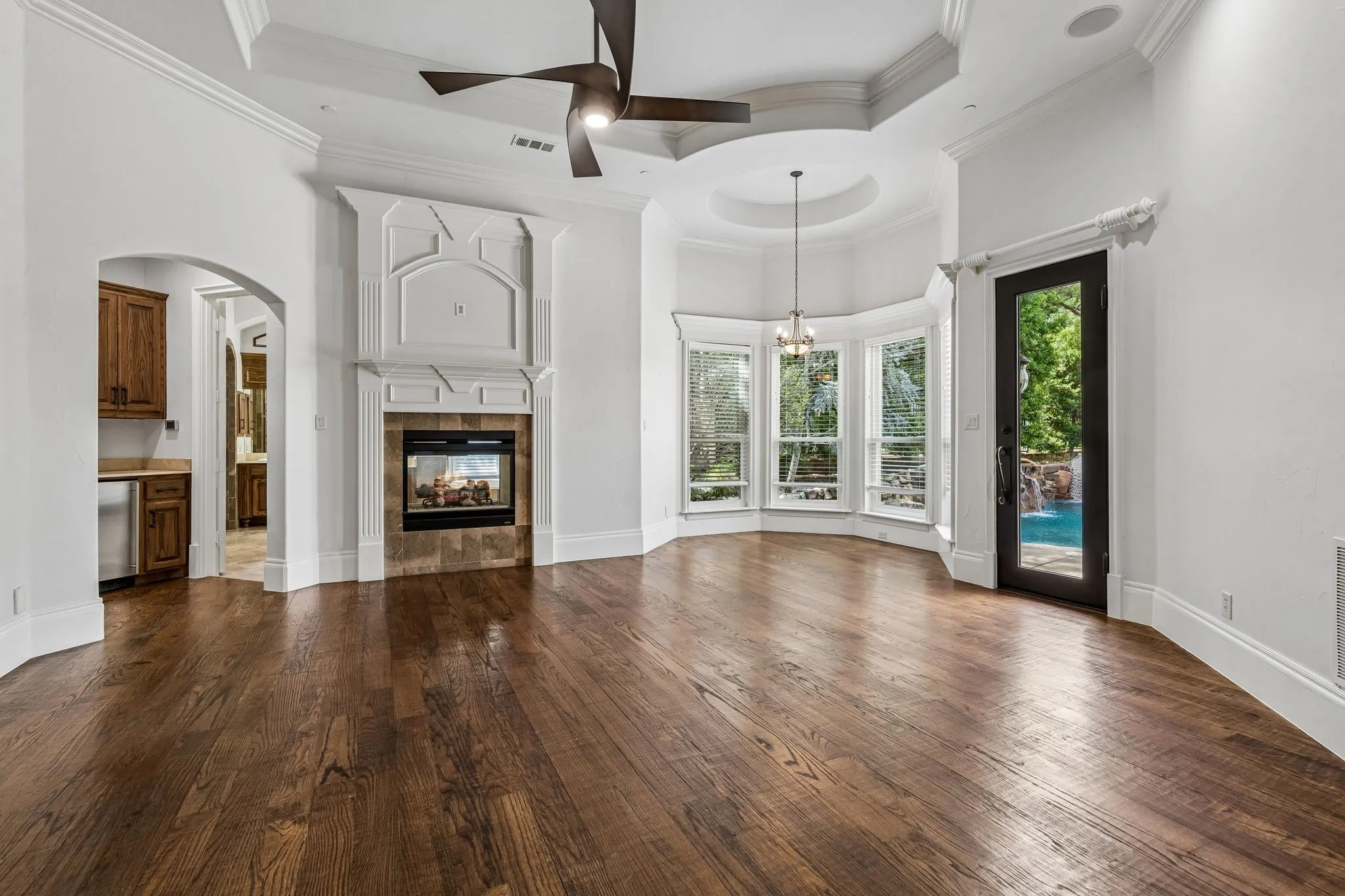 Single Family Residence For Sale in Tarrant County , 1800 Beam Drive, Southlake, Texas 76092, 5 Bedroom, 7 Bathroom, 4 Garage spaces, 6,144 Sqft, built in 2007, mls#21161535, Real Estate Agent in Southlake, Homes For Sale in Tarrant county, Homes For Sale in Southlake, Realtor in Southlake Texas, Real Estate Brokerage Independent Realty Texas, Luminita Cordes Realtor