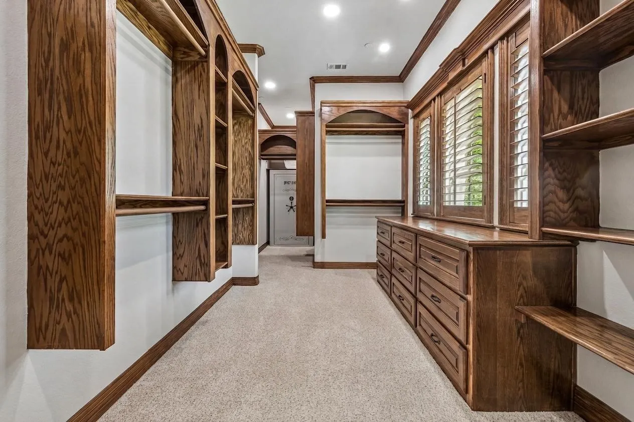 Single Family Residence For Sale in Tarrant County , 1800 Beam Drive, Southlake, Texas 76092, 5 Bedroom, 7 Bathroom, 4 Garage spaces, 6,144 Sqft, built in 2007, mls#21161535, Real Estate Agent in Southlake, Homes For Sale in Tarrant county, Homes For Sale in Southlake, Realtor in Southlake Texas, Real Estate Brokerage Independent Realty Texas, Luminita Cordes Realtor
