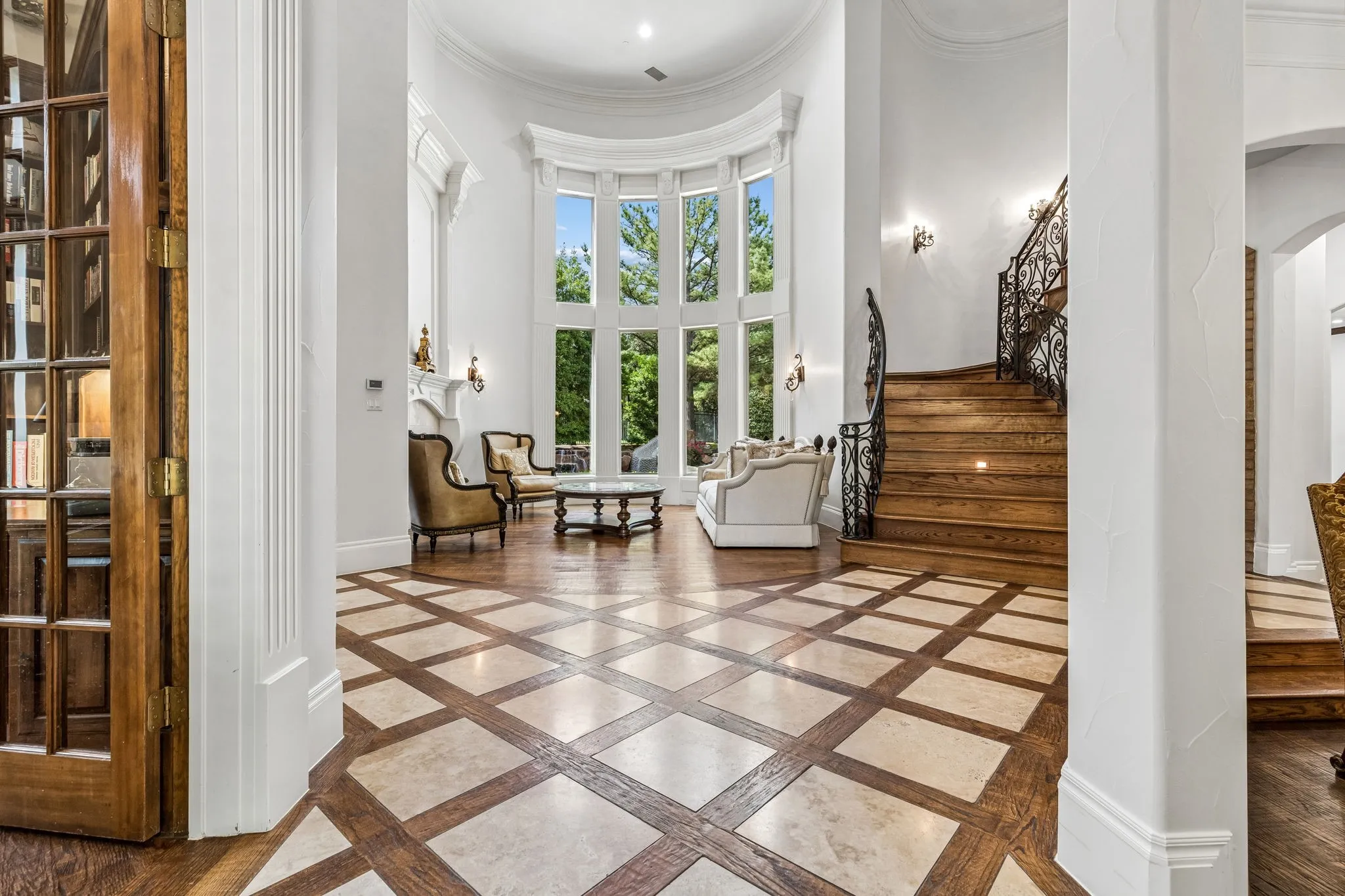 Single Family Residence For Sale in Tarrant County , 1800 Beam Drive, Southlake, Texas 76092, 5 Bedroom, 7 Bathroom, 4 Garage spaces, 6,144 Sqft, built in 2007, mls#21161535, Real Estate Agent in Southlake, Homes For Sale in Tarrant county, Homes For Sale in Southlake, Realtor in Southlake Texas, Real Estate Brokerage Independent Realty Texas, Luminita Cordes Realtor