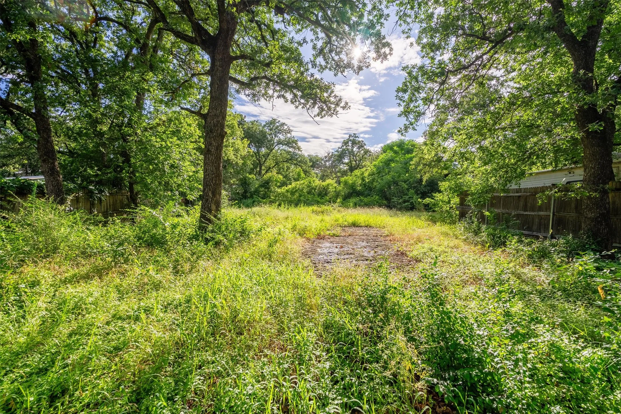 Unimproved Land For Sale in Tarrant County , 4012 Erath Street, Fort Worth, Texas 76119, 0, 0, Garage spaces, 0 Sqft, built in 0, Price $65,000, mls#21177991, Real Estate Agent in Fort Worth, Homes For Sale in Tarrant county, Homes For Sale in Fort Worth, Realtor in Fort Worth Texas, Real Estate Brokerage Independent Realty Texas, Luminita Cordes Realtor