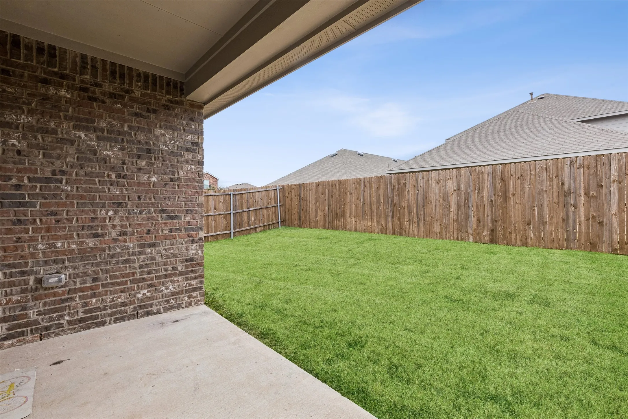 Single Family Residence For Sale in Kaufman County , 1053 Norias Drive, Forney, Texas 75126, 4 Bedrooms, 3 Bathrooms, 2 Garage spaces, 2,316 Sqft, built in 2021, Preowned, Price $325,000, mls#21176633, Real Estate Agent in Forney, Homes For Sale in Kaufman county, Homes For Sale in Forney, Realtor in Forney Texas, Real Estate Brokerage Independent Realty Texas, Luminita Cordes Realtor