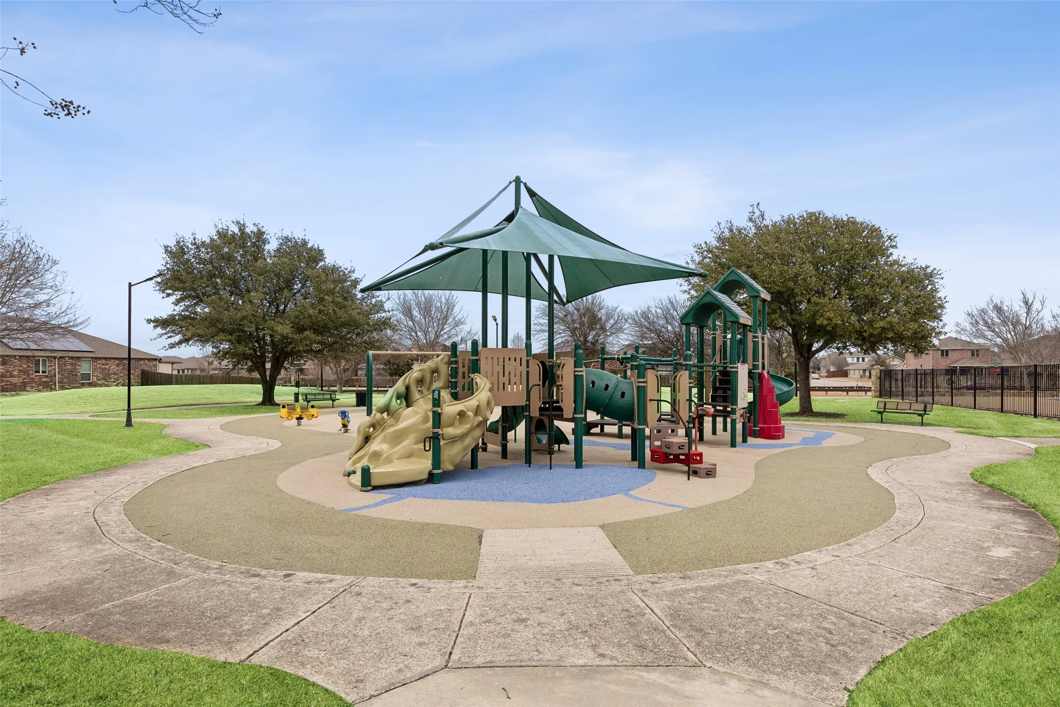 Single Family Residence For Sale in Kaufman County , 1053 Norias Drive, Forney, Texas 75126, 4 Bedrooms, 3 Bathrooms, 2 Garage spaces, 2,316 Sqft, built in 2021, Preowned, Price $325,000, mls#21176633, Real Estate Agent in Forney, Homes For Sale in Kaufman county, Homes For Sale in Forney, Realtor in Forney Texas, Real Estate Brokerage Independent Realty Texas, Luminita Cordes Realtor