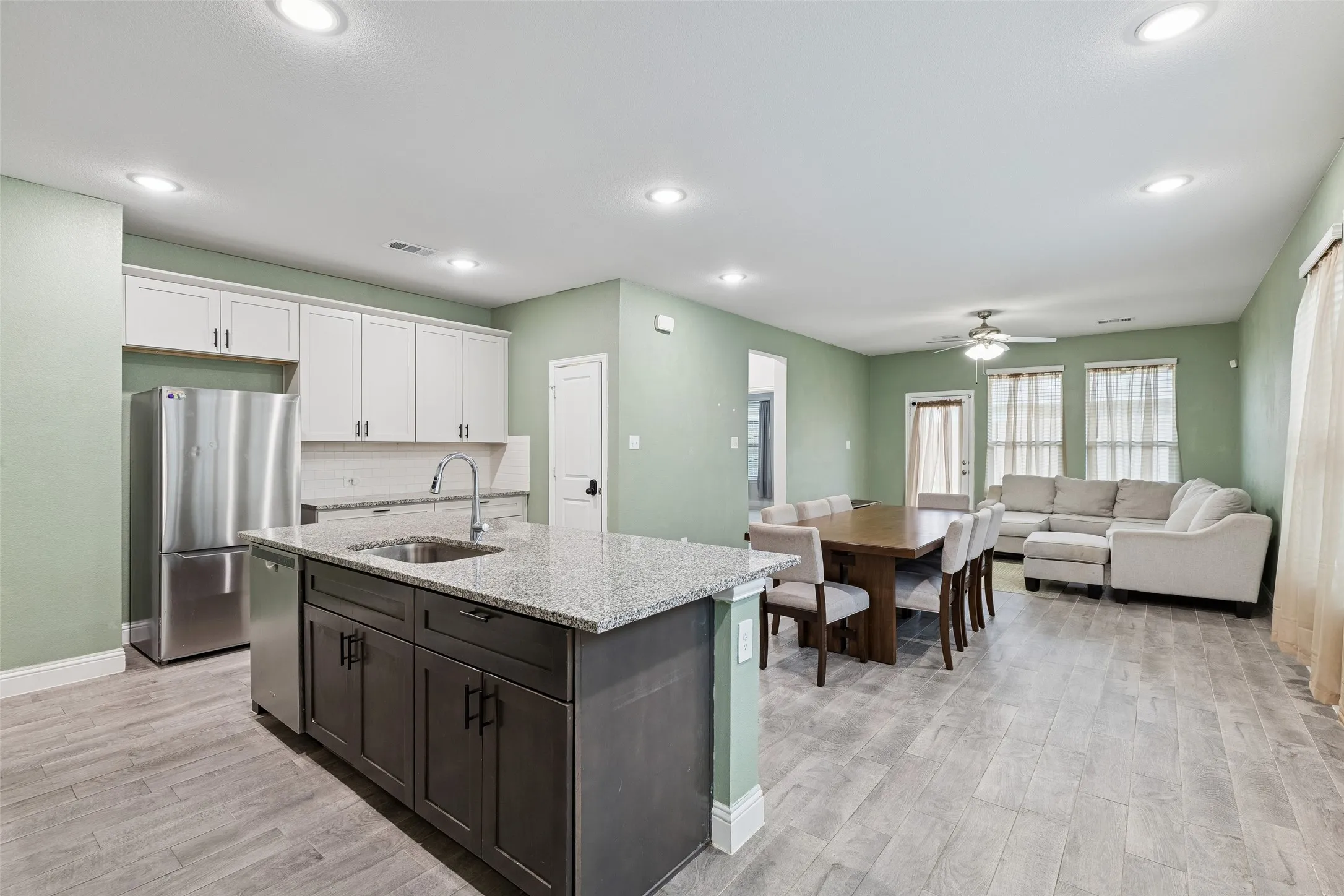 Single Family Residence For Sale in Kaufman County , 1053 Norias Drive, Forney, Texas 75126, 4 Bedrooms, 3 Bathrooms, 2 Garage spaces, 2,316 Sqft, built in 2021, Preowned, Price $325,000, mls#21176633, Real Estate Agent in Forney, Homes For Sale in Kaufman county, Homes For Sale in Forney, Realtor in Forney Texas, Real Estate Brokerage Independent Realty Texas, Luminita Cordes Realtor