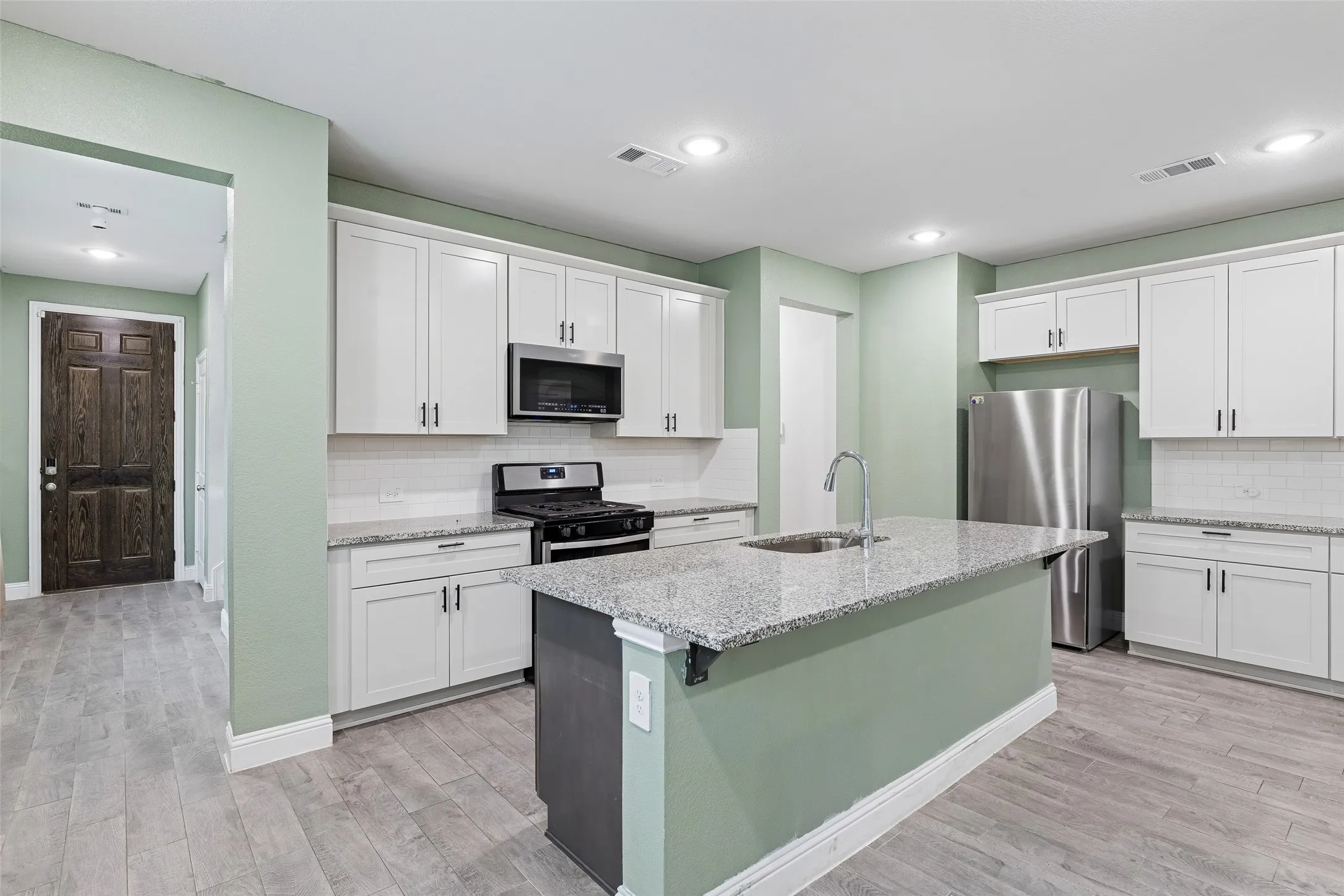 Single Family Residence For Sale in Kaufman County , 1053 Norias Drive, Forney, Texas 75126, 4 Bedrooms, 3 Bathrooms, 2 Garage spaces, 2,316 Sqft, built in 2021, Preowned, Price $325,000, mls#21176633, Real Estate Agent in Forney, Homes For Sale in Kaufman county, Homes For Sale in Forney, Realtor in Forney Texas, Real Estate Brokerage Independent Realty Texas, Luminita Cordes Realtor