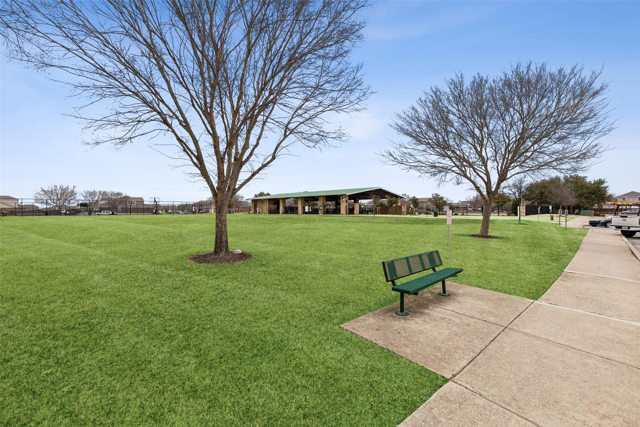 Single Family Residence For Sale in Kaufman County , 1053 Norias Drive, Forney, Texas 75126, 4 Bedrooms, 3 Bathrooms, 2 Garage spaces, 2,316 Sqft, built in 2021, Preowned, Price $325,000, mls#21176633, Real Estate Agent in Forney, Homes For Sale in Kaufman county, Homes For Sale in Forney, Realtor in Forney Texas, Real Estate Brokerage Independent Realty Texas, Luminita Cordes Realtor