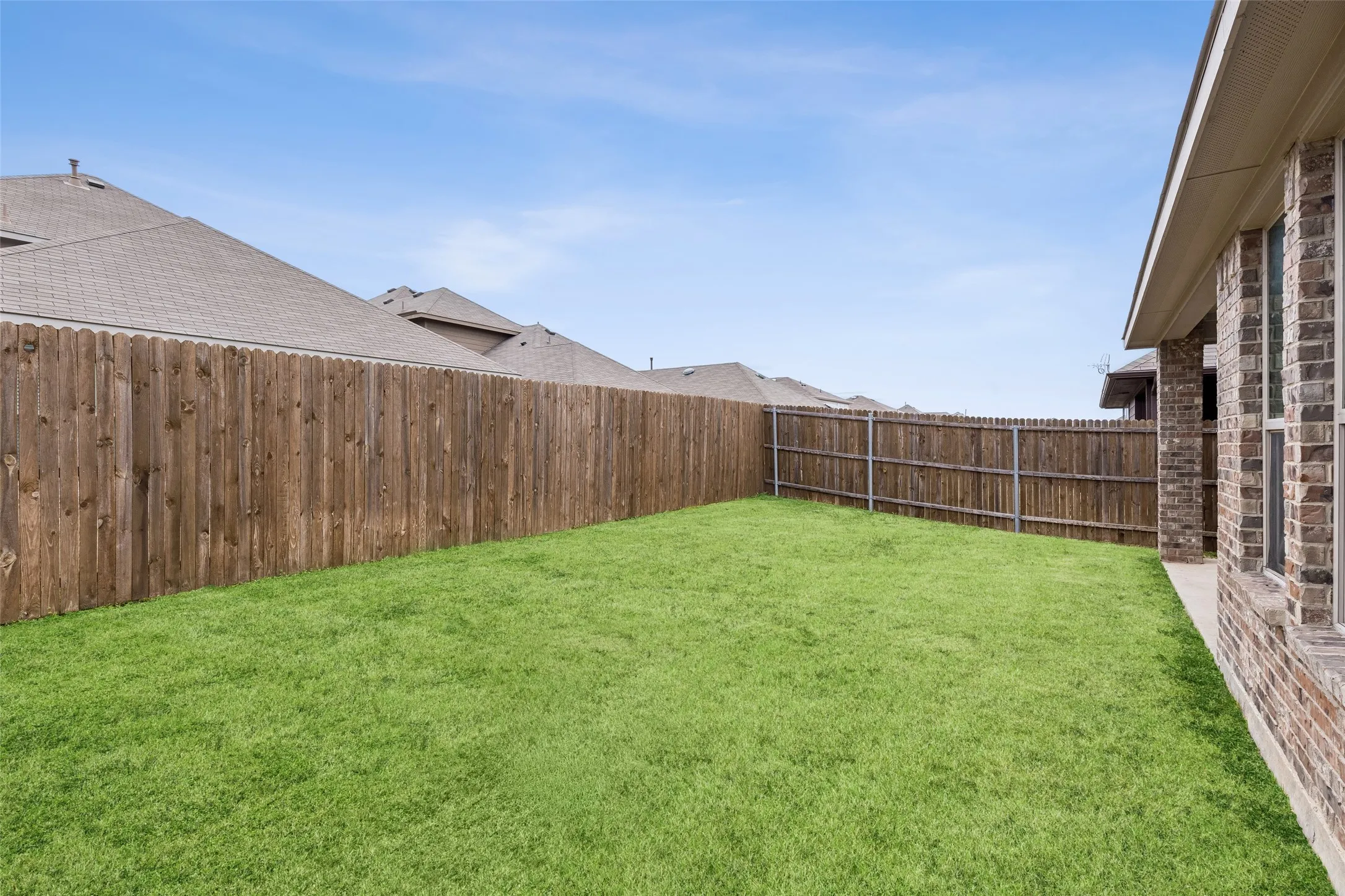 Single Family Residence For Sale in Kaufman County , 1053 Norias Drive, Forney, Texas 75126, 4 Bedrooms, 3 Bathrooms, 2 Garage spaces, 2,316 Sqft, built in 2021, Preowned, Price $325,000, mls#21176633, Real Estate Agent in Forney, Homes For Sale in Kaufman county, Homes For Sale in Forney, Realtor in Forney Texas, Real Estate Brokerage Independent Realty Texas, Luminita Cordes Realtor