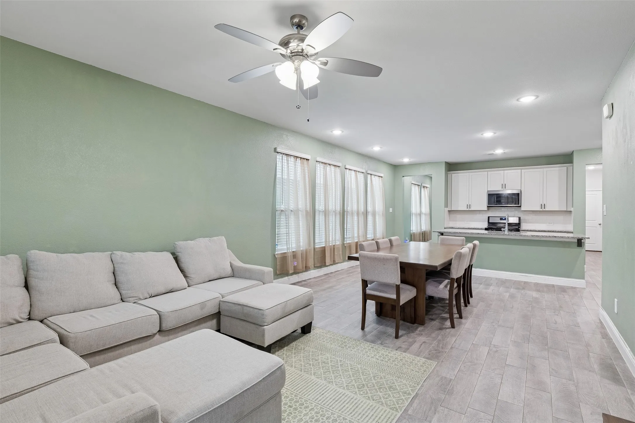 Single Family Residence For Sale in Kaufman County , 1053 Norias Drive, Forney, Texas 75126, 4 Bedrooms, 3 Bathrooms, 2 Garage spaces, 2,316 Sqft, built in 2021, Preowned, Price $325,000, mls#21176633, Real Estate Agent in Forney, Homes For Sale in Kaufman county, Homes For Sale in Forney, Realtor in Forney Texas, Real Estate Brokerage Independent Realty Texas, Luminita Cordes Realtor