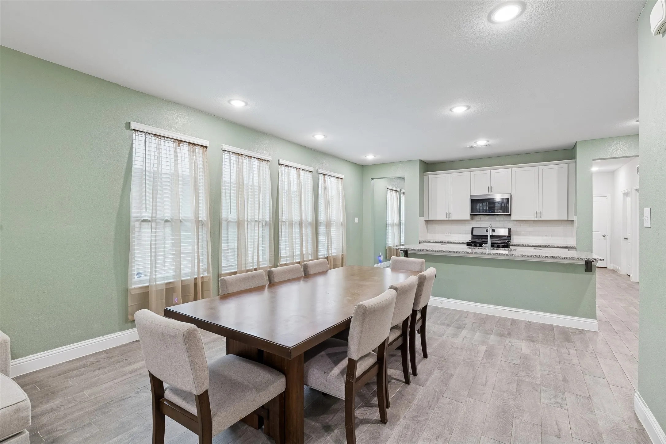 Single Family Residence For Sale in Kaufman County , 1053 Norias Drive, Forney, Texas 75126, 4 Bedrooms, 3 Bathrooms, 2 Garage spaces, 2,316 Sqft, built in 2021, Preowned, Price $325,000, mls#21176633, Real Estate Agent in Forney, Homes For Sale in Kaufman county, Homes For Sale in Forney, Realtor in Forney Texas, Real Estate Brokerage Independent Realty Texas, Luminita Cordes Realtor