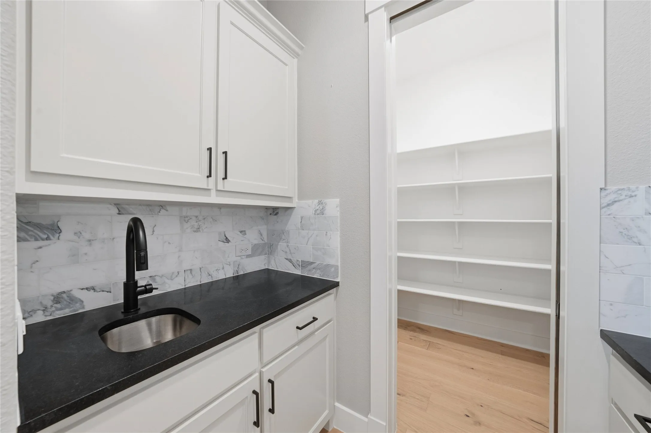 Single Family Residence For Sale in Collin County , 1410 Binkley Avenue, Prosper, Texas 75078, 4 Bedroom, 5 Bathroom, 3 Garage spaces, 3,411 Sqft, built in 2021, Preowned, mls#21177245, Real Estate Agent in Prosper, Homes For Sale in Collin county, Homes For Sale in Prosper, Realtor in Prosper Texas, Real Estate Brokerage Independent Realty Texas, Luminita Cordes Realtor