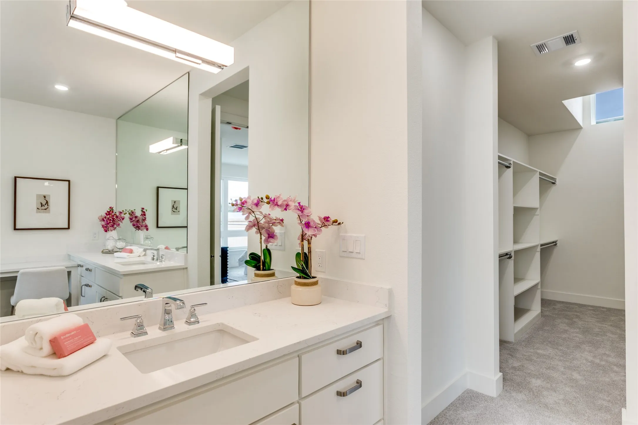 Townhouse For Sale in Tarrant County , 337 College Avenue, Fort Worth, Texas 76104, 2 Bedroom, 3 Bathroom, 2 Garage spaces, 1,987 Sqft, built in 2026, New Construction - Complete, mls#21175004, Real Estate Agent in Fort Worth, Homes For Sale in Tarrant county, Homes For Sale in Fort Worth, Realtor in Fort Worth Texas, Real Estate Brokerage Independent Realty Texas, Luminita Cordes Realtor