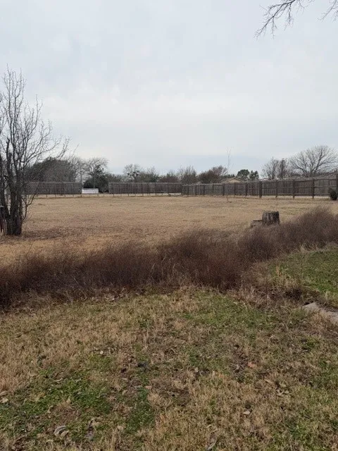 Single Family Residence For Sale in Hunt County , 1053 MARY Street, Quinlan, Texas 75474, 3 Bedroom, 3 Bathroom, Garage spaces, 2,012 Sqft, built in 1980, Preowned, mls#21164729, Real Estate Agent in Quinlan, Homes For Sale in Hunt county, Homes For Sale in Quinlan, Realtor in Quinlan Texas, Real Estate Brokerage Independent Realty Texas, Luminita Cordes Realtor