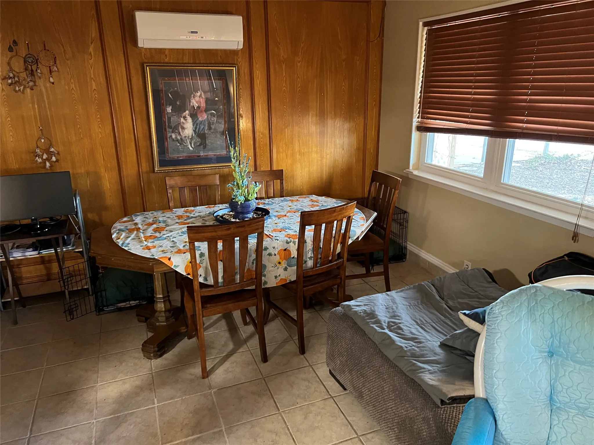 Single Family Residence For Sale in Hunt County , 1053 MARY Street, Quinlan, Texas 75474, 3 Bedroom, 3 Bathroom, Garage spaces, 2,012 Sqft, built in 1980, Preowned, mls#21164729, Real Estate Agent in Quinlan, Homes For Sale in Hunt county, Homes For Sale in Quinlan, Realtor in Quinlan Texas, Real Estate Brokerage Independent Realty Texas, Luminita Cordes Realtor