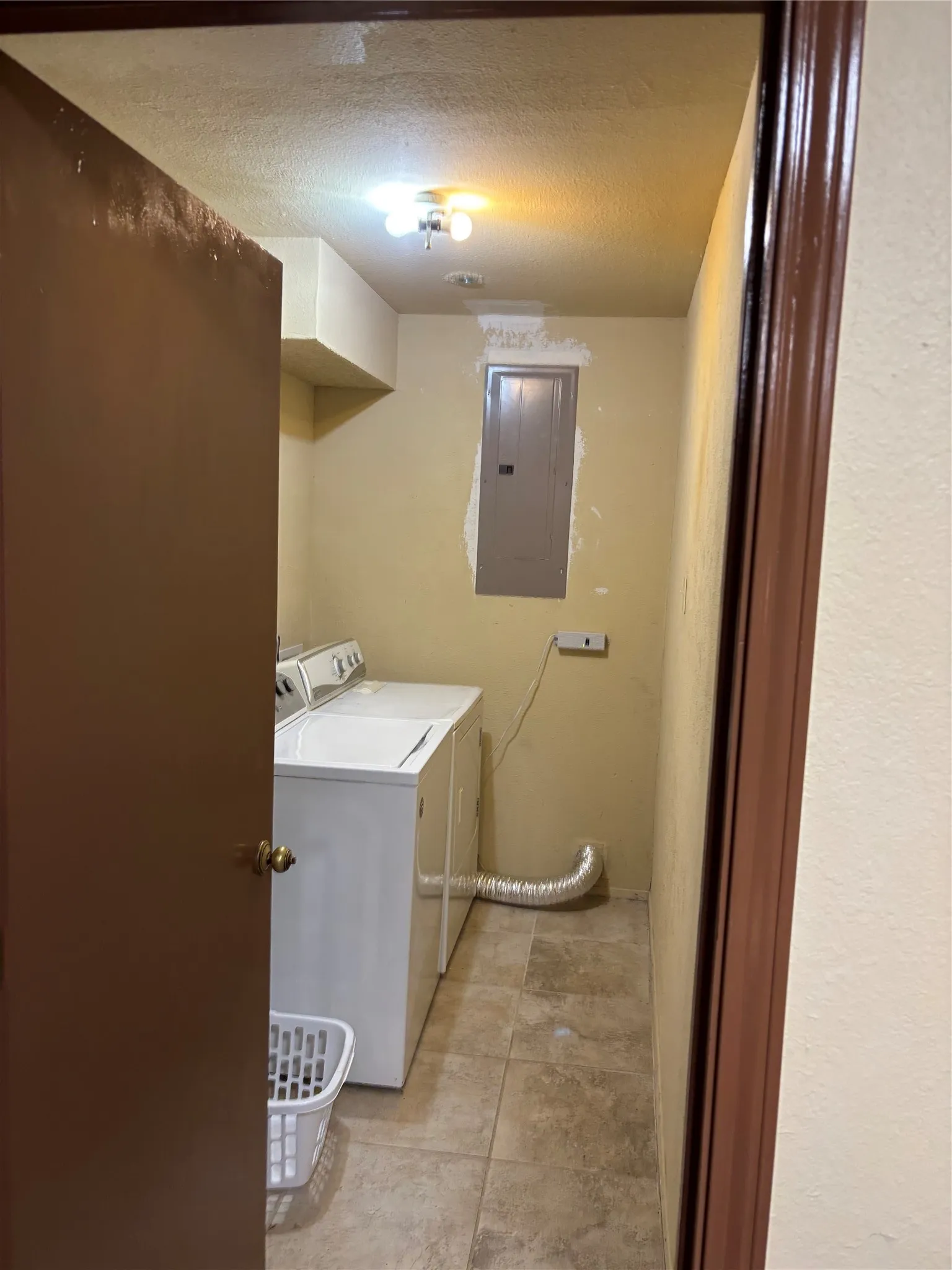 Single Family Residence For Sale in Hunt County , 1053 MARY Street, Quinlan, Texas 75474, 3 Bedroom, 3 Bathroom, Garage spaces, 2,012 Sqft, built in 1980, Preowned, mls#21164729, Real Estate Agent in Quinlan, Homes For Sale in Hunt county, Homes For Sale in Quinlan, Realtor in Quinlan Texas, Real Estate Brokerage Independent Realty Texas, Luminita Cordes Realtor