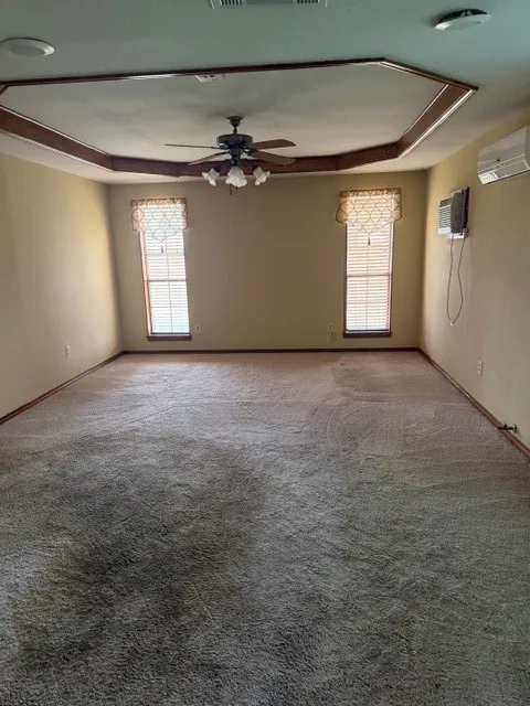 Single Family Residence For Sale in Hunt County , 1053 MARY Street, Quinlan, Texas 75474, 3 Bedroom, 3 Bathroom, Garage spaces, 2,012 Sqft, built in 1980, Preowned, mls#21164729, Real Estate Agent in Quinlan, Homes For Sale in Hunt county, Homes For Sale in Quinlan, Realtor in Quinlan Texas, Real Estate Brokerage Independent Realty Texas, Luminita Cordes Realtor