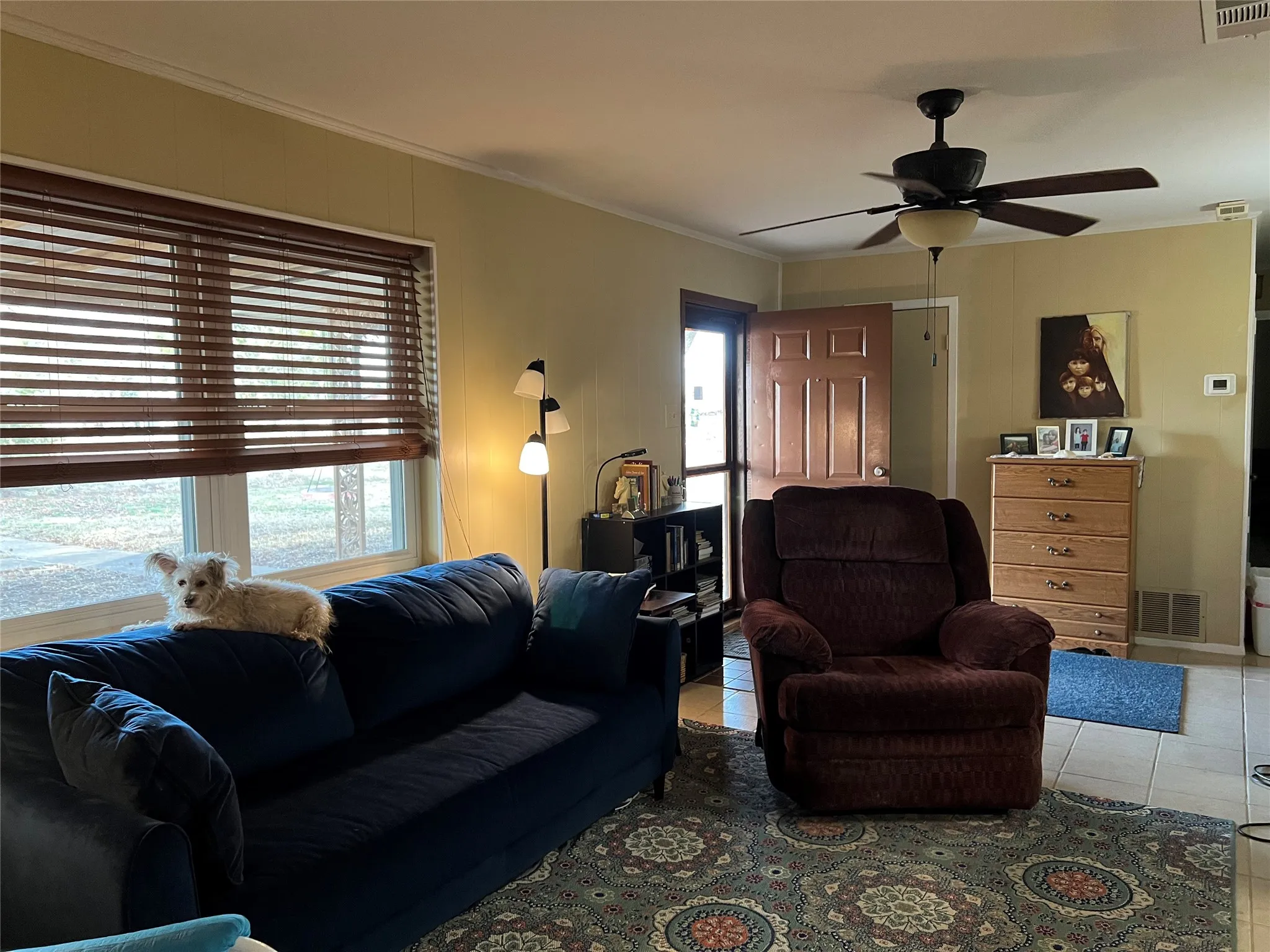 Single Family Residence For Sale in Hunt County , 1053 MARY Street, Quinlan, Texas 75474, 3 Bedroom, 3 Bathroom, Garage spaces, 2,012 Sqft, built in 1980, Preowned, mls#21164729, Real Estate Agent in Quinlan, Homes For Sale in Hunt county, Homes For Sale in Quinlan, Realtor in Quinlan Texas, Real Estate Brokerage Independent Realty Texas, Luminita Cordes Realtor
