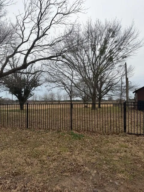 Single Family Residence For Sale in Hunt County , 1053 MARY Street, Quinlan, Texas 75474, 3 Bedroom, 3 Bathroom, Garage spaces, 2,012 Sqft, built in 1980, Preowned, mls#21164729, Real Estate Agent in Quinlan, Homes For Sale in Hunt county, Homes For Sale in Quinlan, Realtor in Quinlan Texas, Real Estate Brokerage Independent Realty Texas, Luminita Cordes Realtor