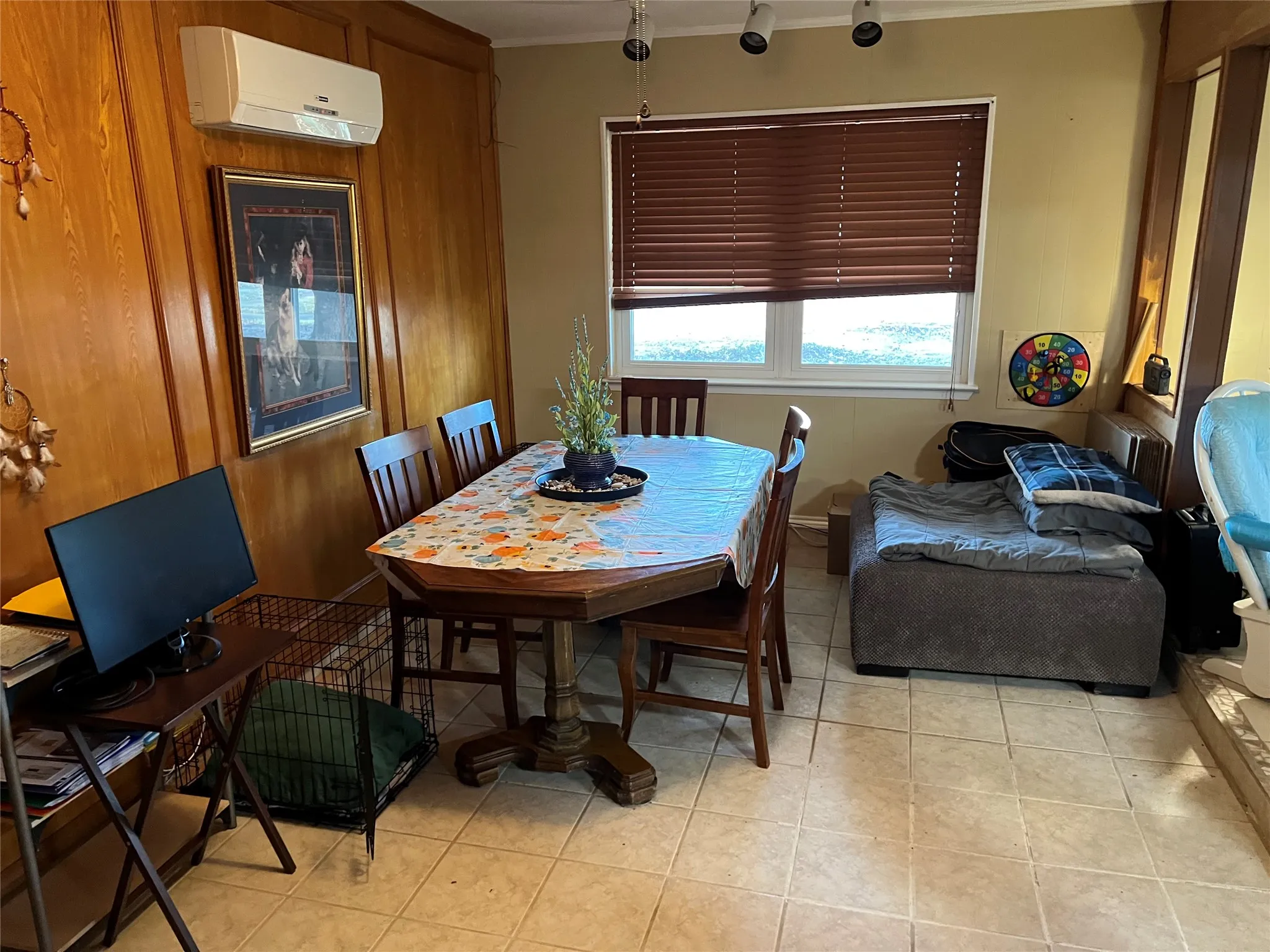 Single Family Residence For Sale in Hunt County , 1053 MARY Street, Quinlan, Texas 75474, 3 Bedroom, 3 Bathroom, Garage spaces, 2,012 Sqft, built in 1980, Preowned, mls#21164729, Real Estate Agent in Quinlan, Homes For Sale in Hunt county, Homes For Sale in Quinlan, Realtor in Quinlan Texas, Real Estate Brokerage Independent Realty Texas, Luminita Cordes Realtor