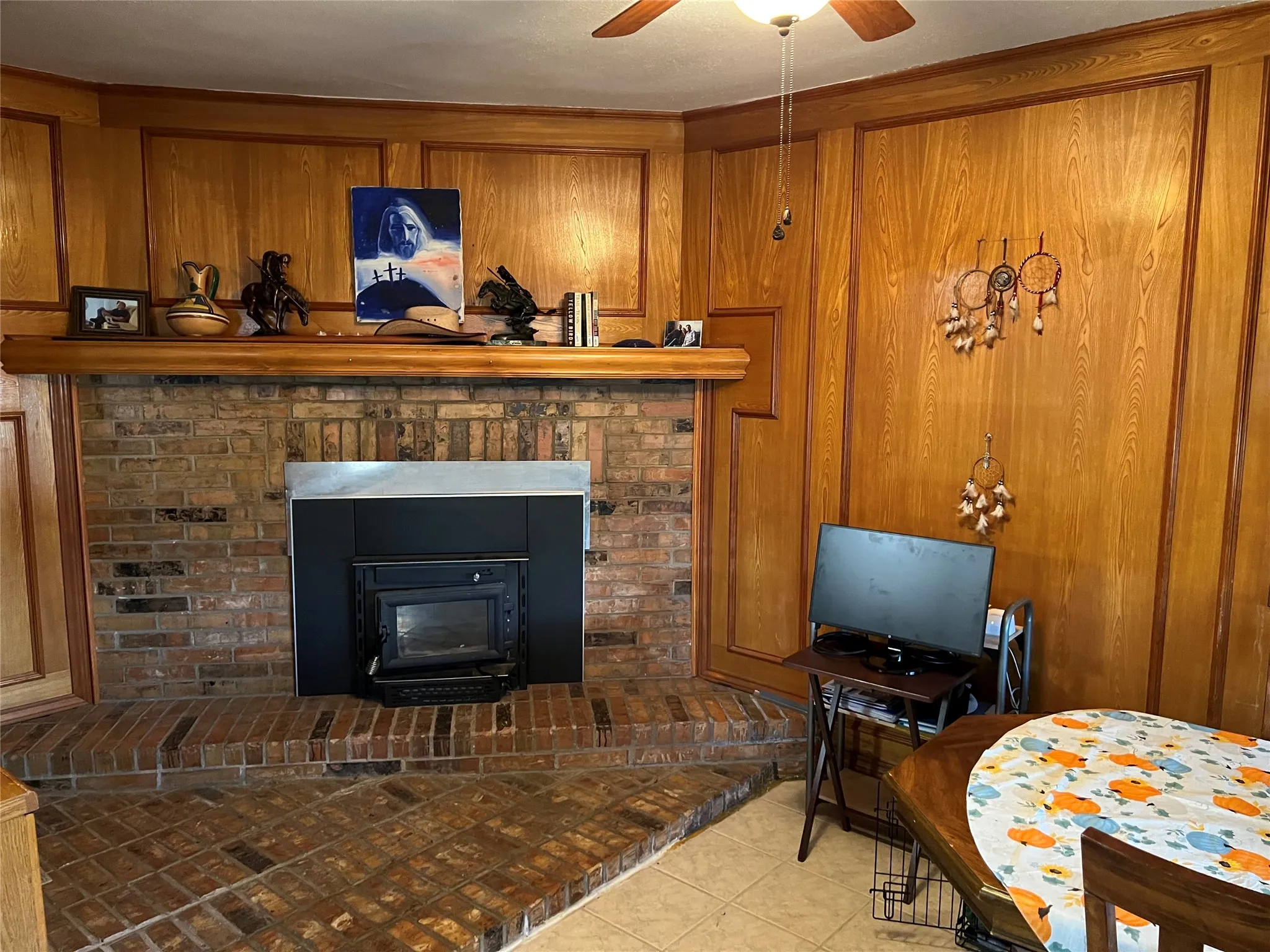Single Family Residence For Sale in Hunt County , 1053 MARY Street, Quinlan, Texas 75474, 3 Bedroom, 3 Bathroom, Garage spaces, 2,012 Sqft, built in 1980, Preowned, mls#21164729, Real Estate Agent in Quinlan, Homes For Sale in Hunt county, Homes For Sale in Quinlan, Realtor in Quinlan Texas, Real Estate Brokerage Independent Realty Texas, Luminita Cordes Realtor
