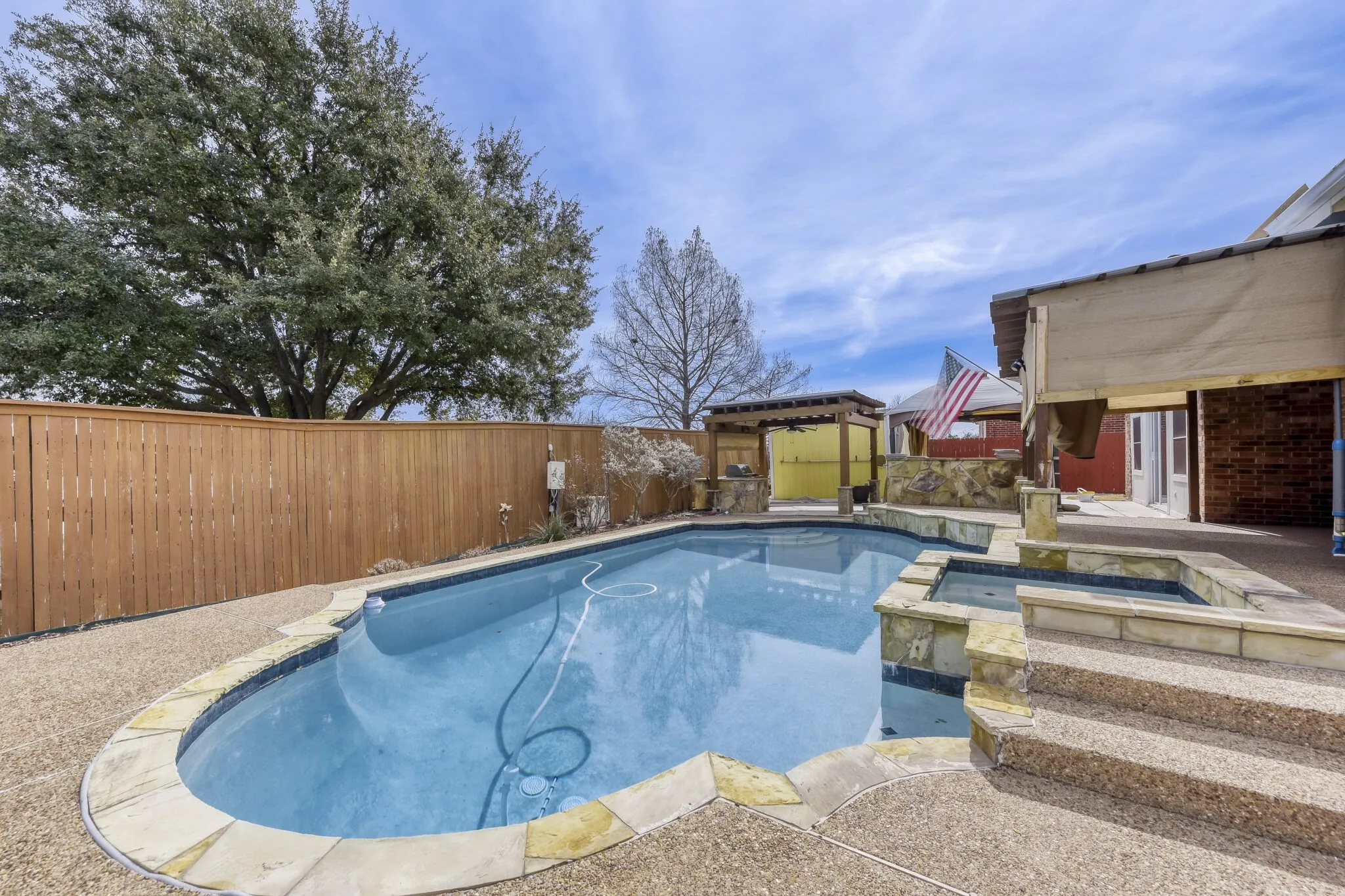 Single Family Residence For Sale in Collin County , 300 Shady Timbers Lane, Murphy, Texas 75094, 3 Bedroom, 2 Bathroom, Garage spaces, 2,111 Sqft, built in 1994, mls#21143364, Real Estate Agent in Murphy, Homes For Sale in Collin county, Homes For Sale in Murphy, Realtor in Murphy Texas, Real Estate Brokerage Independent Realty Texas, Luminita Cordes Realtor
