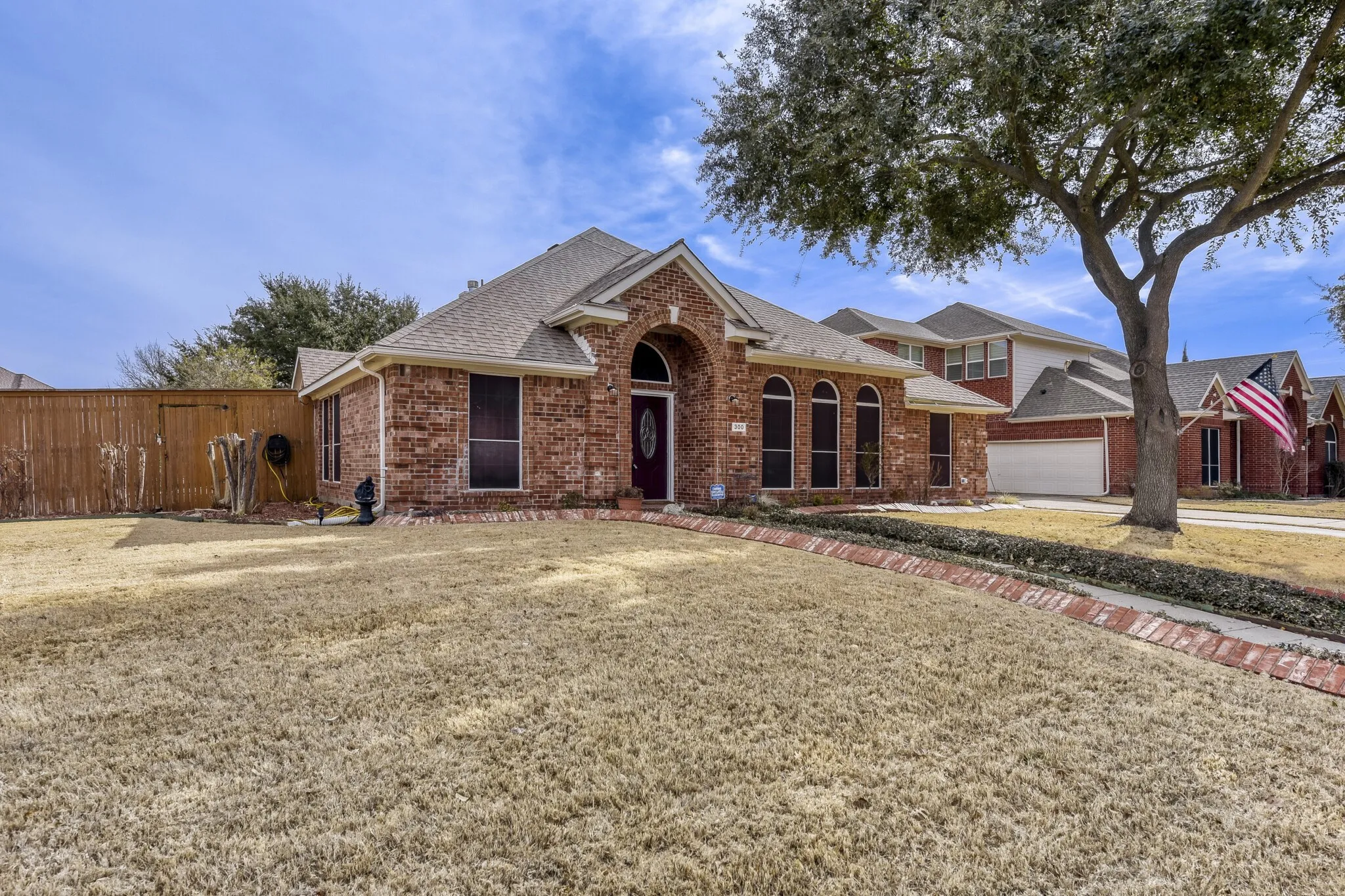 Single Family Residence For Sale in Collin County , 300 Shady Timbers Lane, Murphy, Texas 75094, 3 Bedroom, 2 Bathroom, Garage spaces, 2,111 Sqft, built in 1994, mls#21143364, Real Estate Agent in Murphy, Homes For Sale in Collin county, Homes For Sale in Murphy, Realtor in Murphy Texas, Real Estate Brokerage Independent Realty Texas, Luminita Cordes Realtor