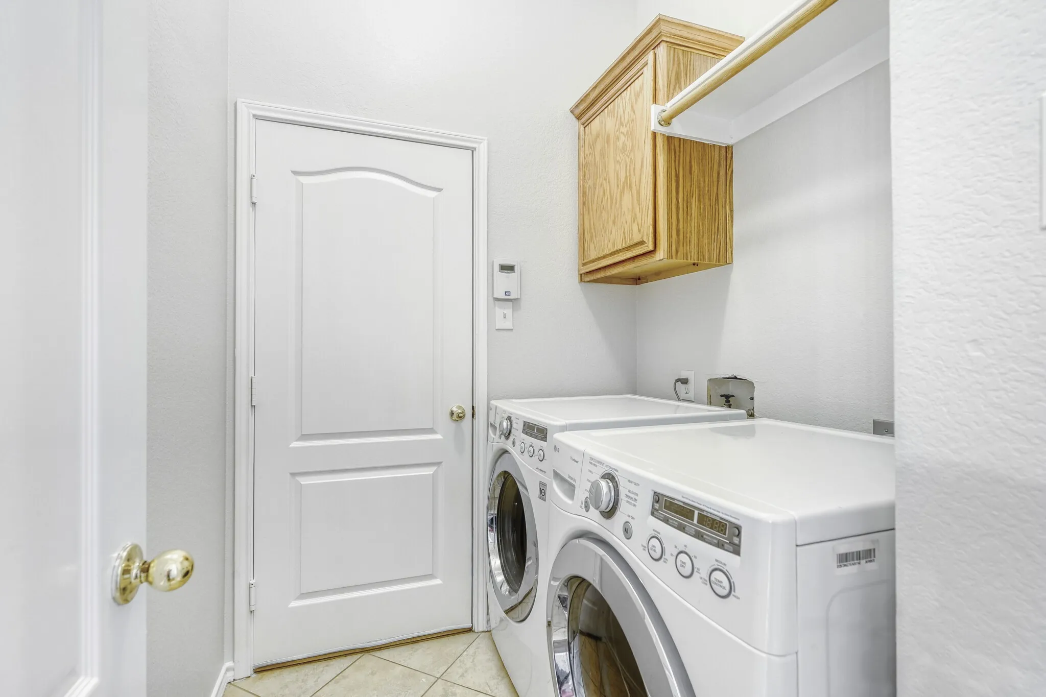 Single Family Residence For Sale in Collin County , 300 Shady Timbers Lane, Murphy, Texas 75094, 3 Bedroom, 2 Bathroom, Garage spaces, 2,111 Sqft, built in 1994, mls#21143364, Real Estate Agent in Murphy, Homes For Sale in Collin county, Homes For Sale in Murphy, Realtor in Murphy Texas, Real Estate Brokerage Independent Realty Texas, Luminita Cordes Realtor