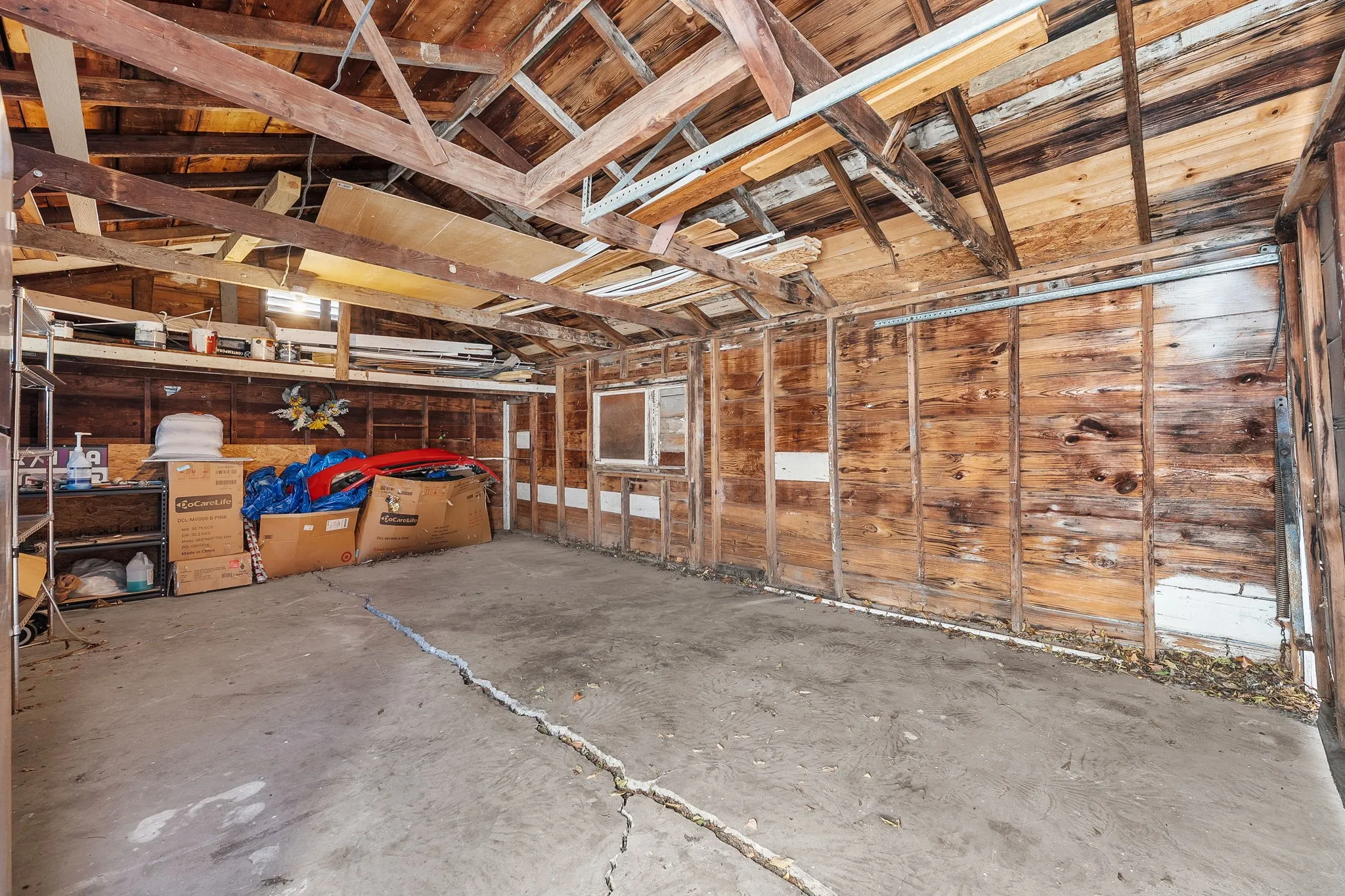 Single Family Residence For Sale in Tarrant County , 2709 Townsend Drive, Fort Worth, Texas 76110, 2 Bedroom, 1 Bathroom, 1 Garage spaces, 938 Sqft, built in 1930, Preowned, mls#21175189, Real Estate Agent in Fort Worth, Homes For Sale in Tarrant county, Homes For Sale in Fort Worth, Realtor in Fort Worth Texas, Real Estate Brokerage Independent Realty Texas, Luminita Cordes Realtor