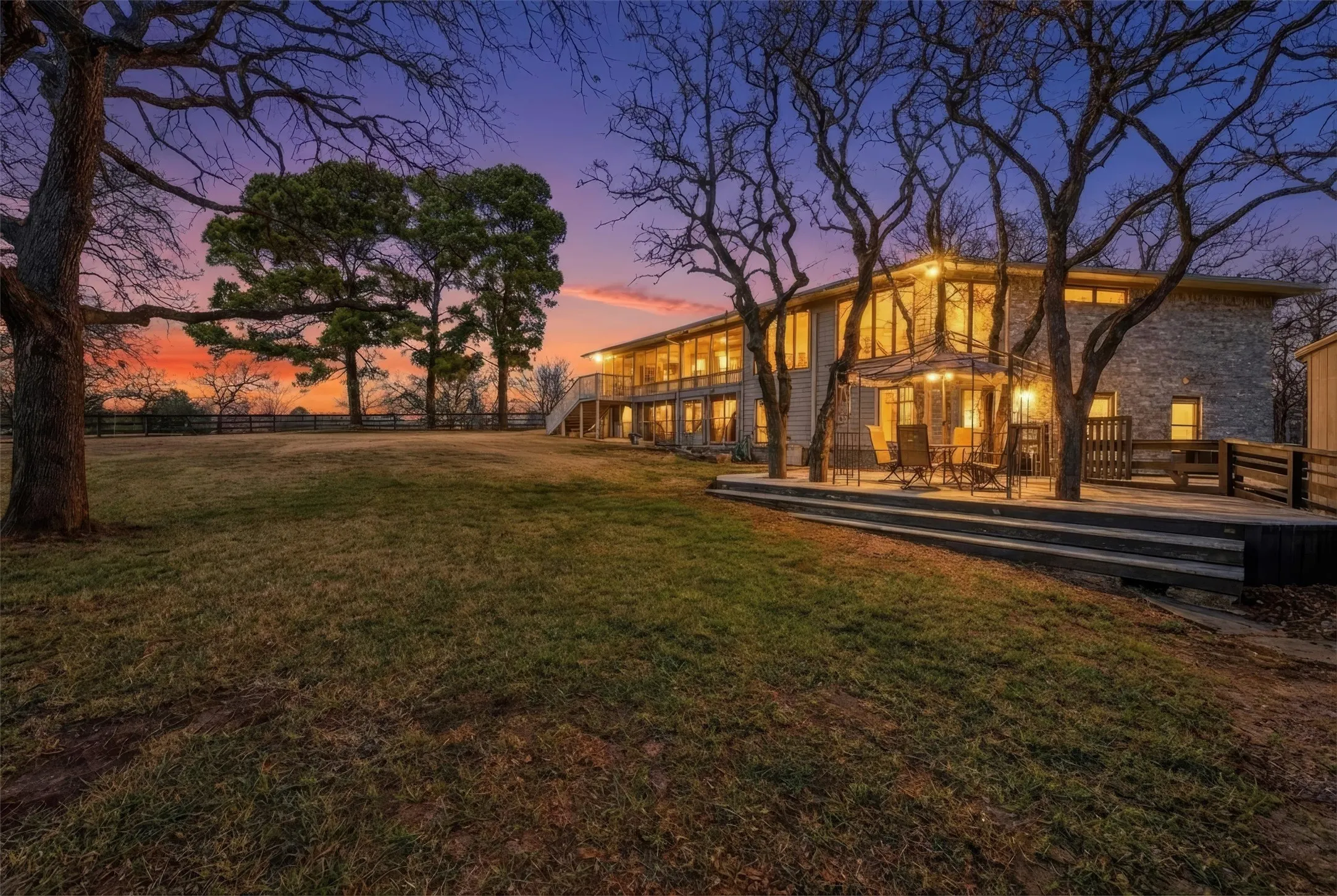 Single Family Residence For Sale in Cooke County , 231 Cayuga Trail, Lake Kiowa, Texas 76240, 2 Bedroom, 3 Bathroom, 2 Garage spaces, 2,422 Sqft, built in 1983, Preowned, mls#21178290, Real Estate Agent in Lake Kiowa, Homes For Sale in Cooke county, Homes For Sale in Lake Kiowa, Realtor in Lake Kiowa Texas, Real Estate Brokerage Independent Realty Texas, Luminita Cordes Realtor