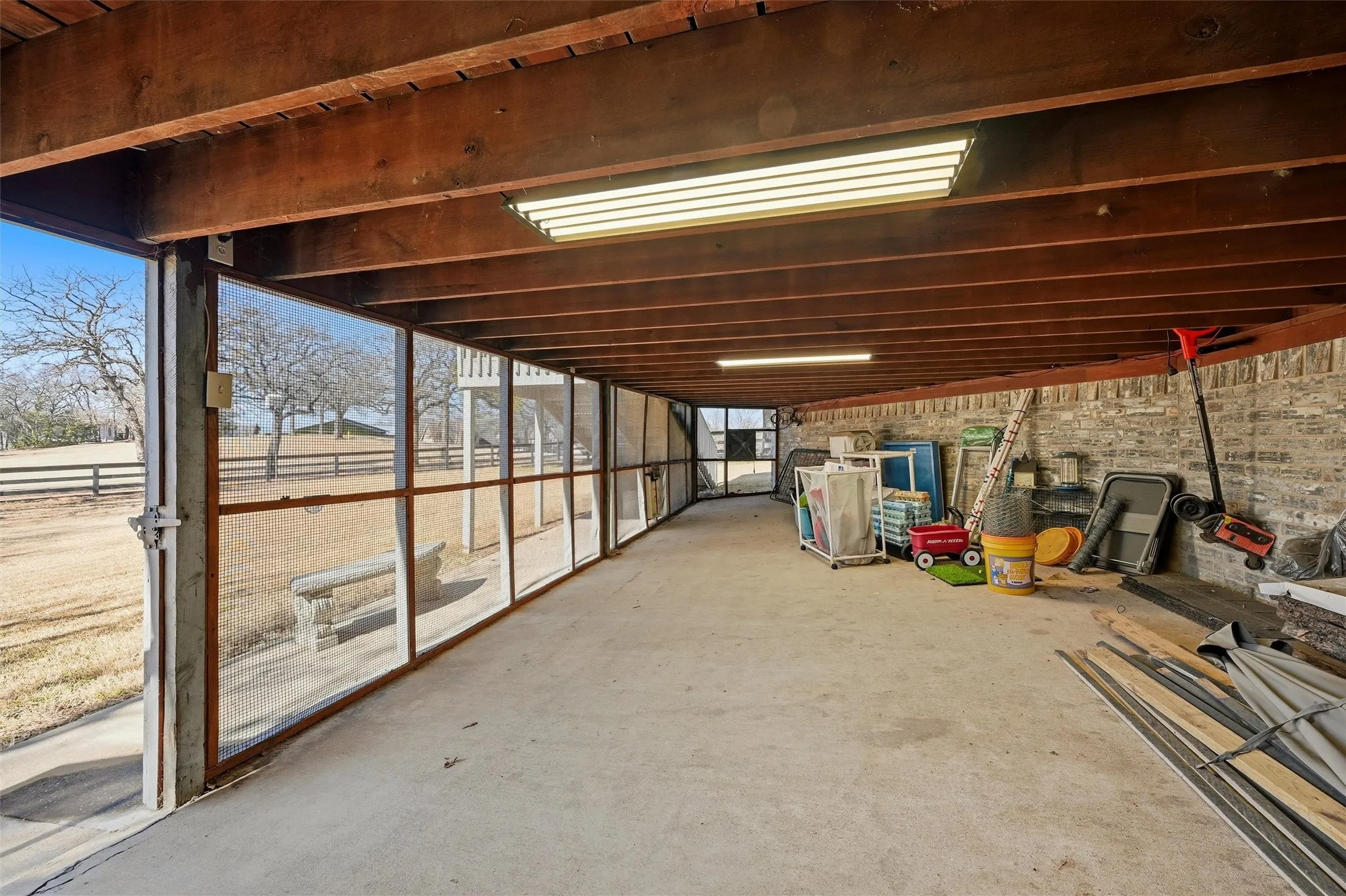 Single Family Residence For Sale in Cooke County , 231 Cayuga Trail, Lake Kiowa, Texas 76240, 2 Bedroom, 3 Bathroom, 2 Garage spaces, 2,422 Sqft, built in 1983, Preowned, mls#21178290, Real Estate Agent in Lake Kiowa, Homes For Sale in Cooke county, Homes For Sale in Lake Kiowa, Realtor in Lake Kiowa Texas, Real Estate Brokerage Independent Realty Texas, Luminita Cordes Realtor