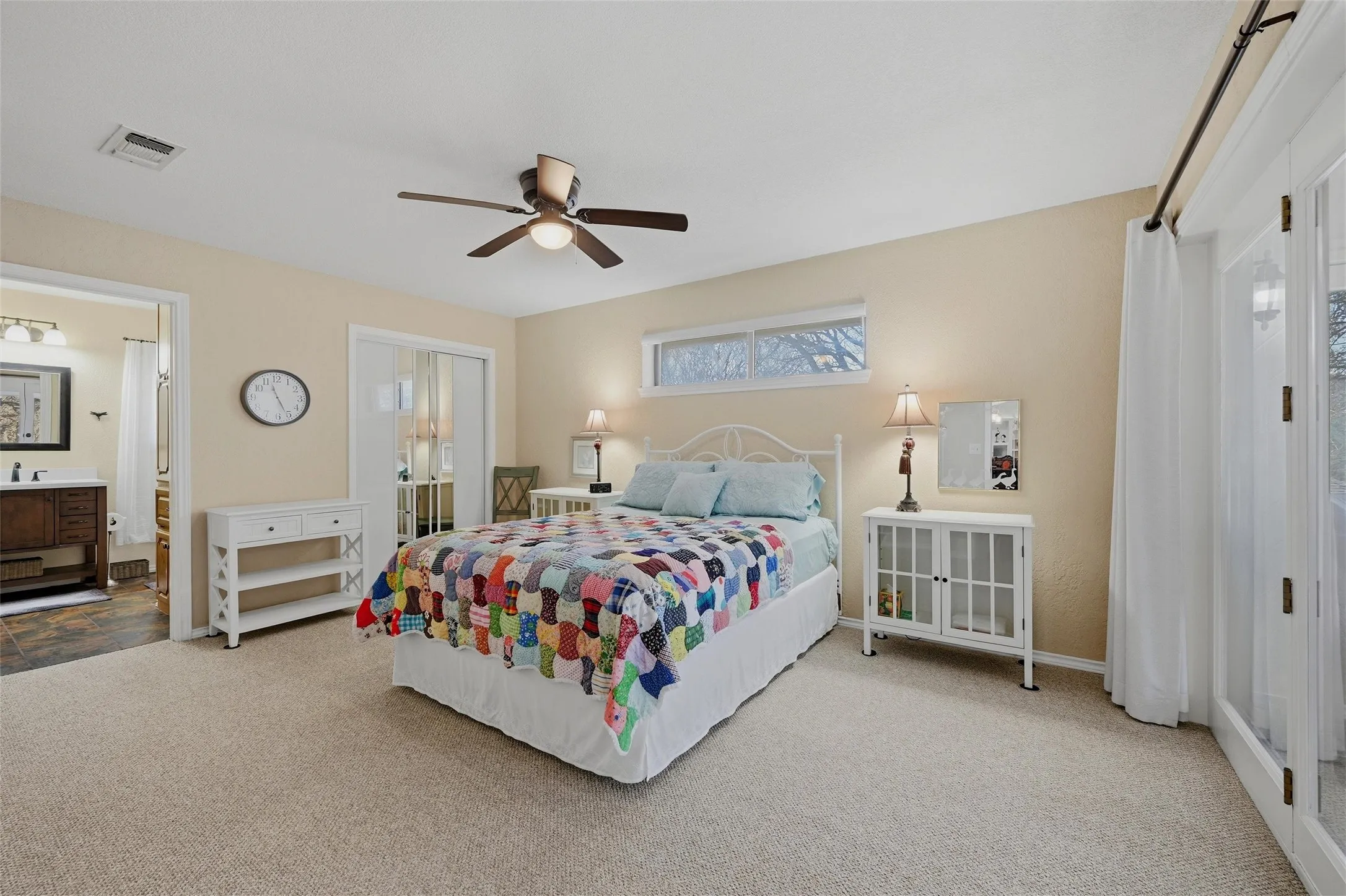 Single Family Residence For Sale in Cooke County , 231 Cayuga Trail, Lake Kiowa, Texas 76240, 2 Bedroom, 3 Bathroom, 2 Garage spaces, 2,422 Sqft, built in 1983, Preowned, mls#21178290, Real Estate Agent in Lake Kiowa, Homes For Sale in Cooke county, Homes For Sale in Lake Kiowa, Realtor in Lake Kiowa Texas, Real Estate Brokerage Independent Realty Texas, Luminita Cordes Realtor
