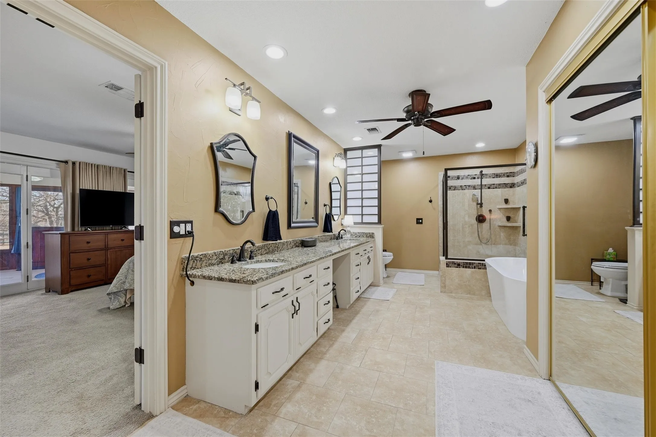 Single Family Residence For Sale in Cooke County , 231 Cayuga Trail, Lake Kiowa, Texas 76240, 2 Bedroom, 3 Bathroom, 2 Garage spaces, 2,422 Sqft, built in 1983, Preowned, mls#21178290, Real Estate Agent in Lake Kiowa, Homes For Sale in Cooke county, Homes For Sale in Lake Kiowa, Realtor in Lake Kiowa Texas, Real Estate Brokerage Independent Realty Texas, Luminita Cordes Realtor